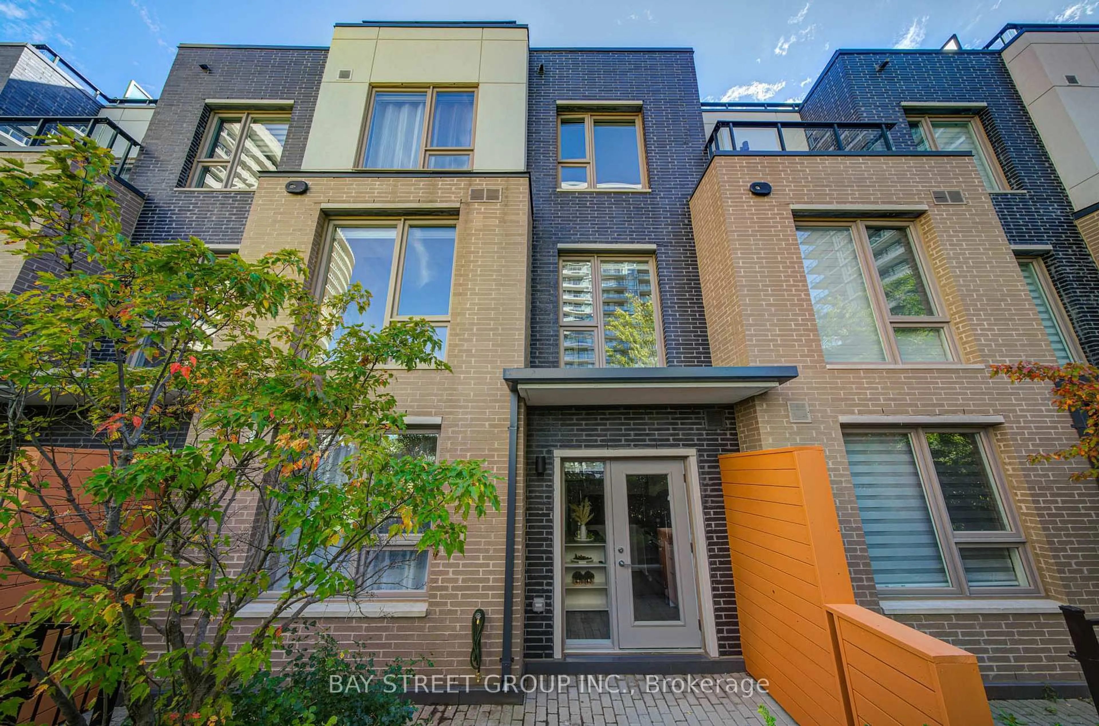 Home with brick exterior material, street for 2530 Eglinton Ave #116, Mississauga Ontario L5M 0Z5