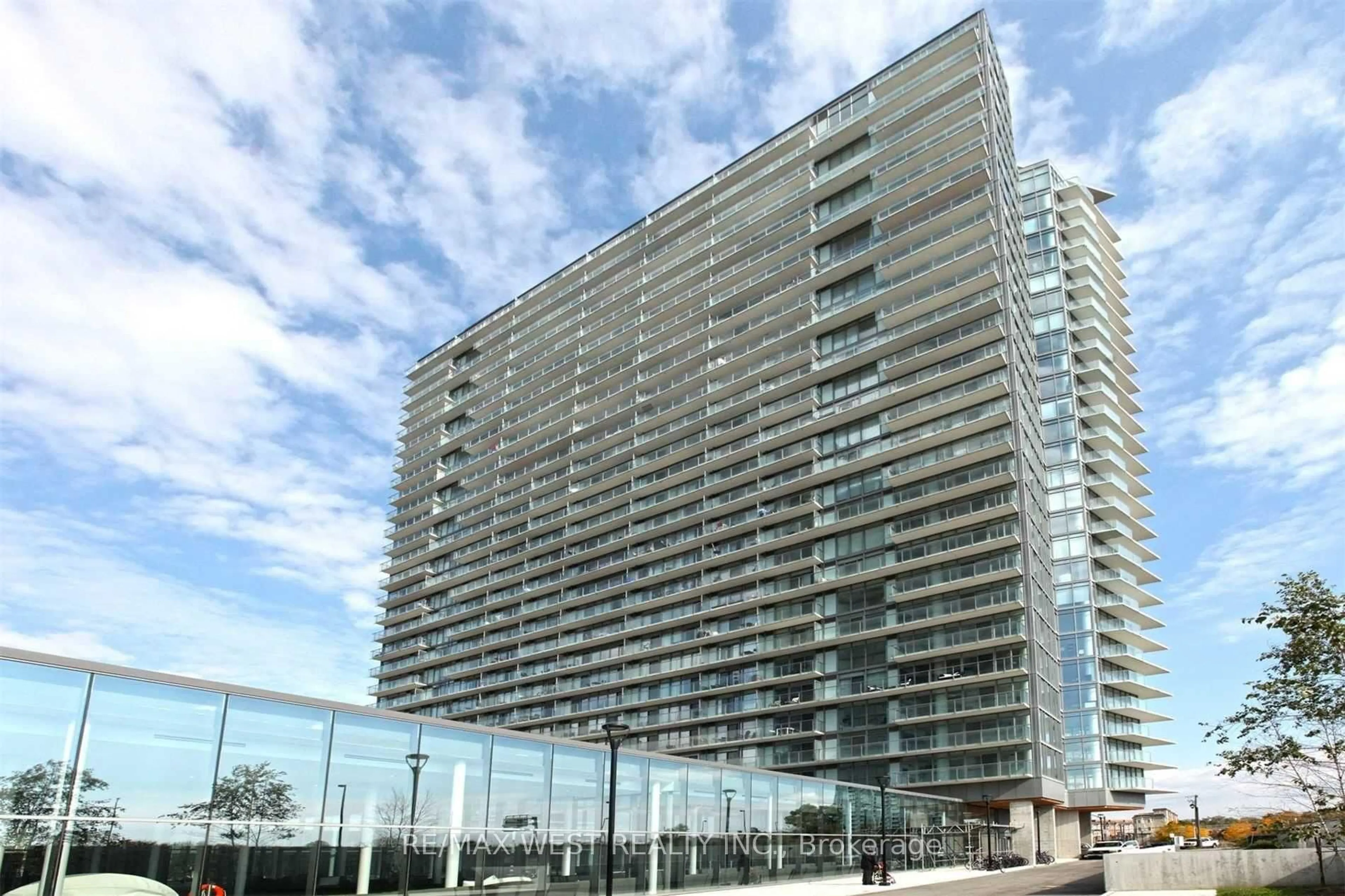 Unknown for 103 The Queensway #813, Toronto Ontario M6S 5B7