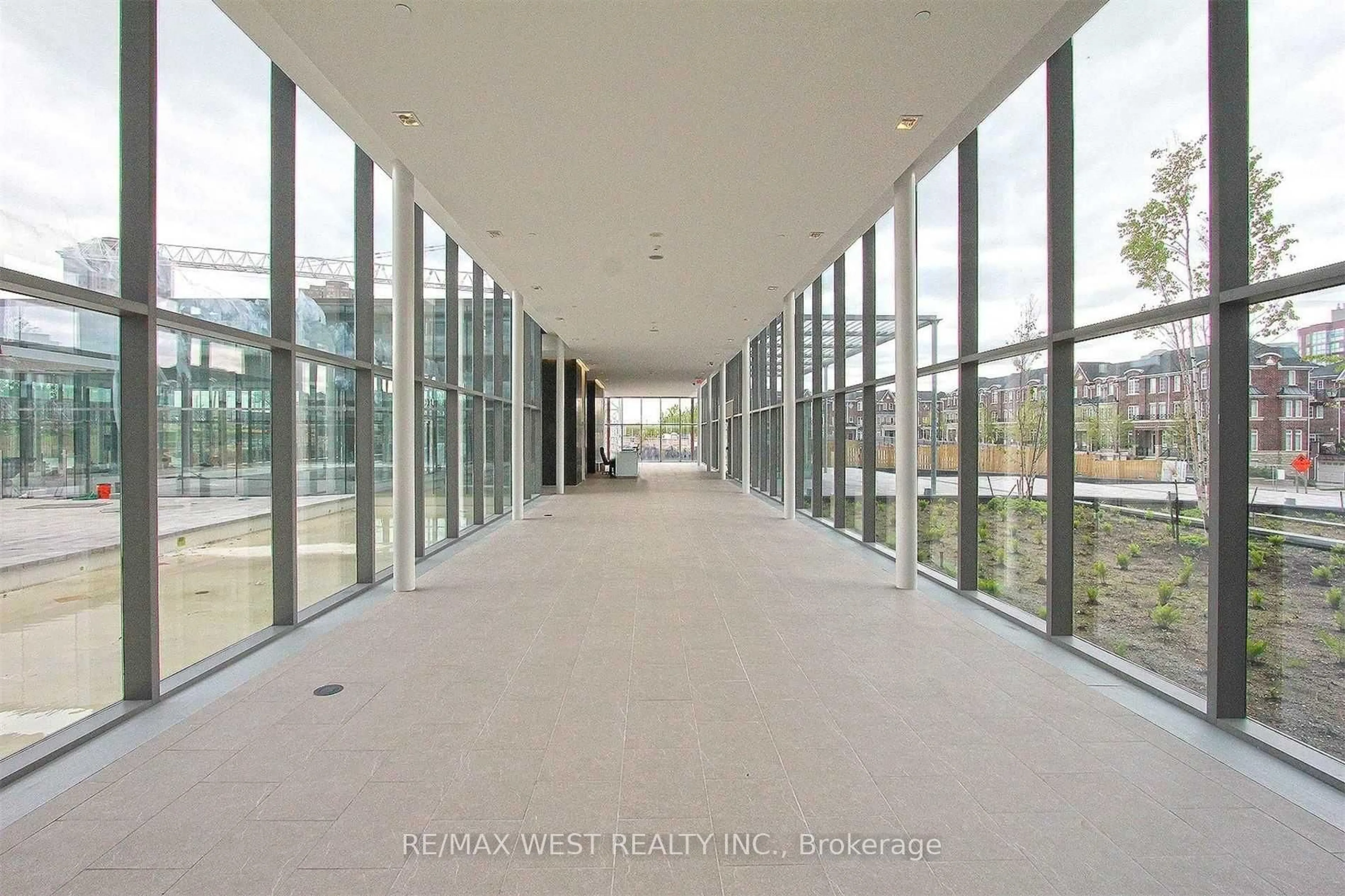Indoor foyer for 103 The Queensway #813, Toronto Ontario M6S 5B7
