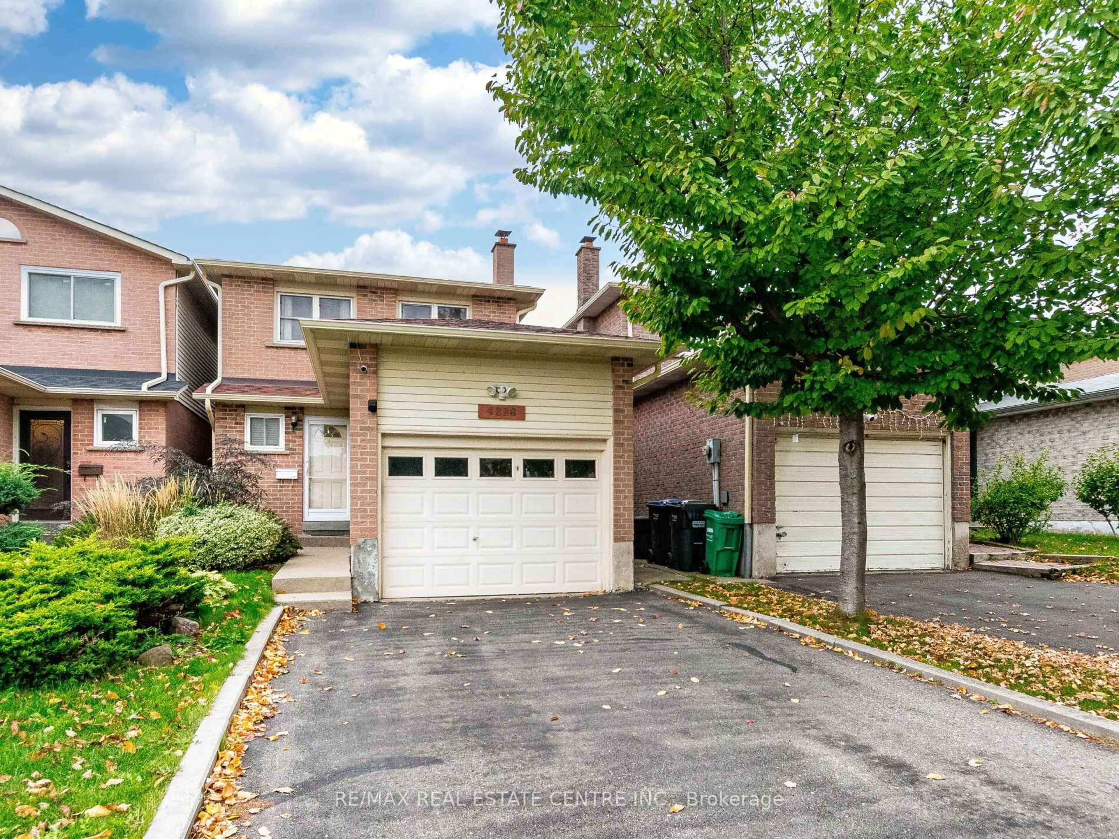 Unknown for 4228 Torino Cres, Mississauga Ontario L4W 3T5