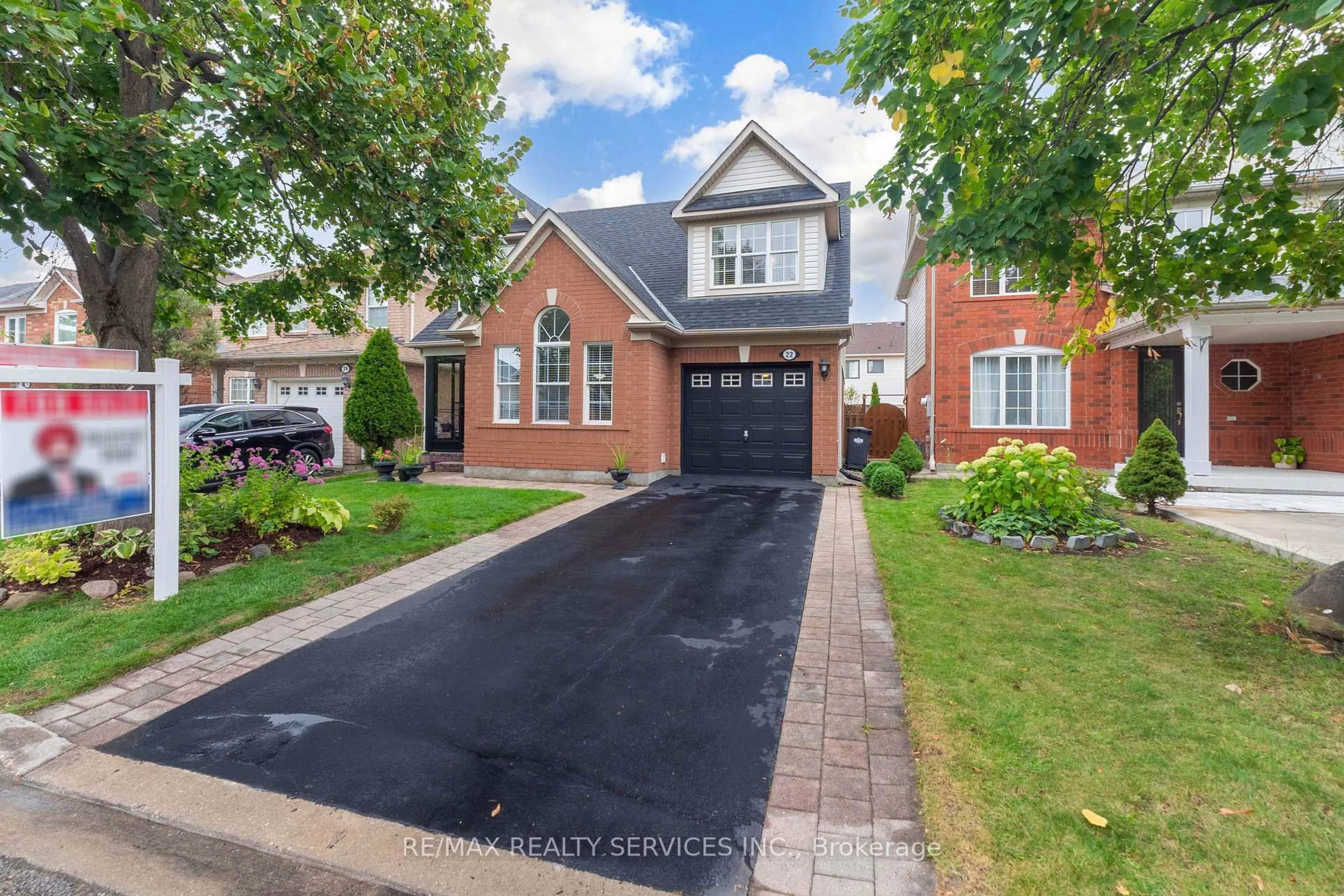 Home with brick exterior material, street for 22 Thorpe Cres, Brampton Ontario L7A 1P7