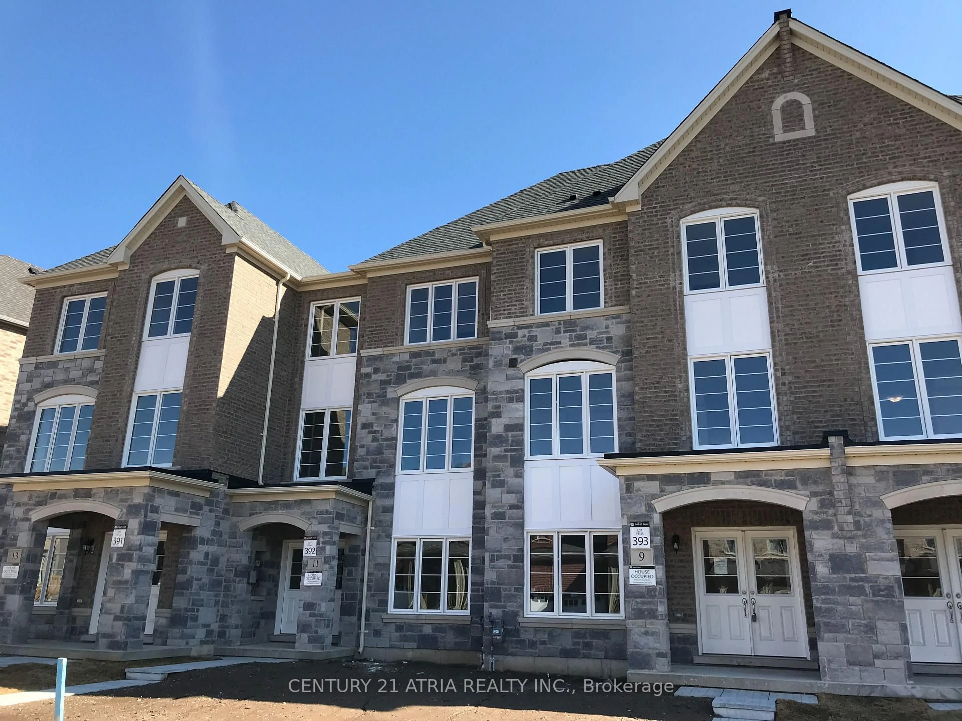 Home with brick exterior material, building for 9 Temple Manor Rd, Brampton Ontario L6Y 6C5