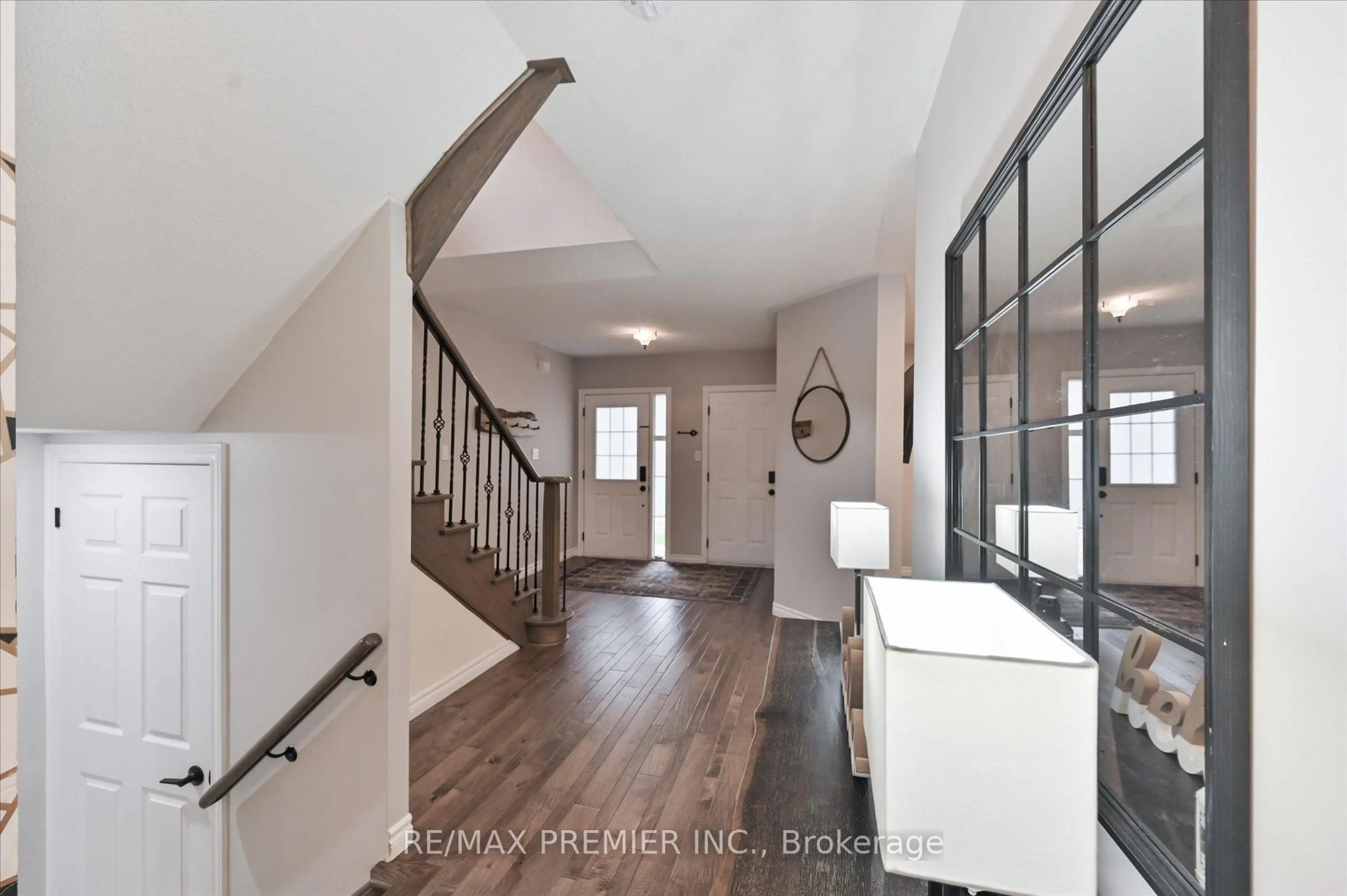 Indoor entryway for 78 Archbury Circ, Caledon Ontario L7E 2H8