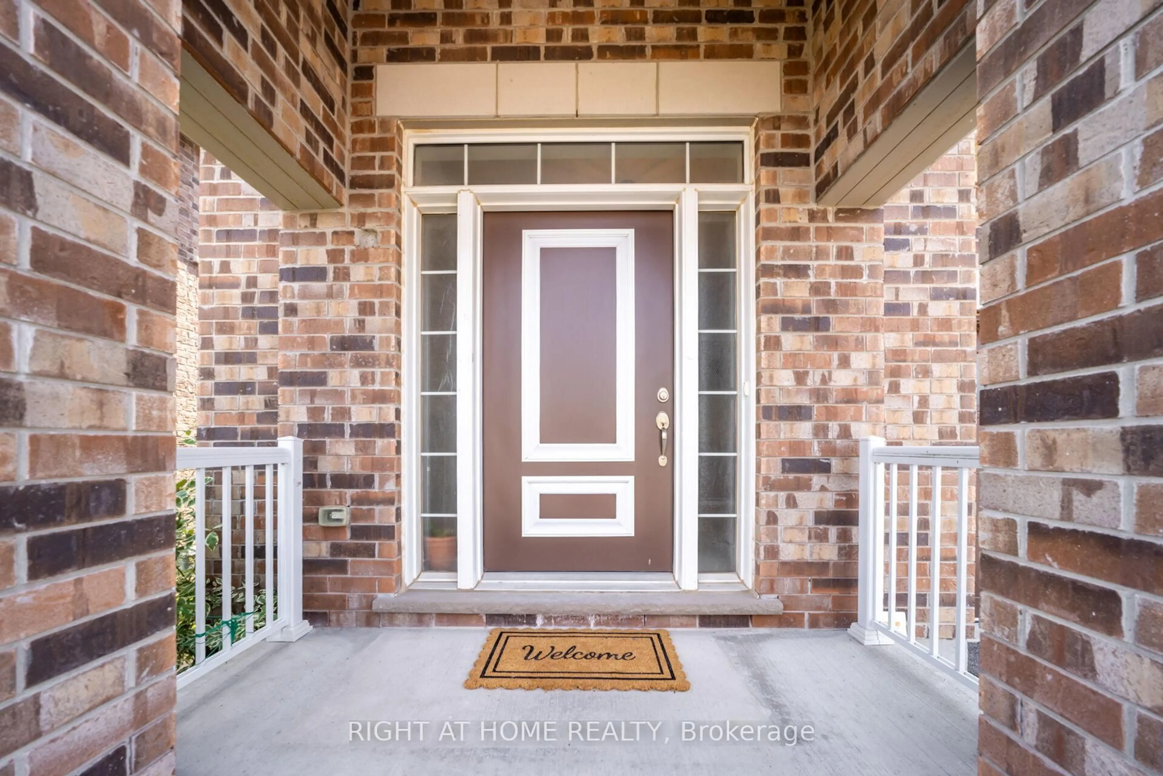 Indoor entryway for 10 Porter Dr, Orangeville Ontario L9W 6Z4