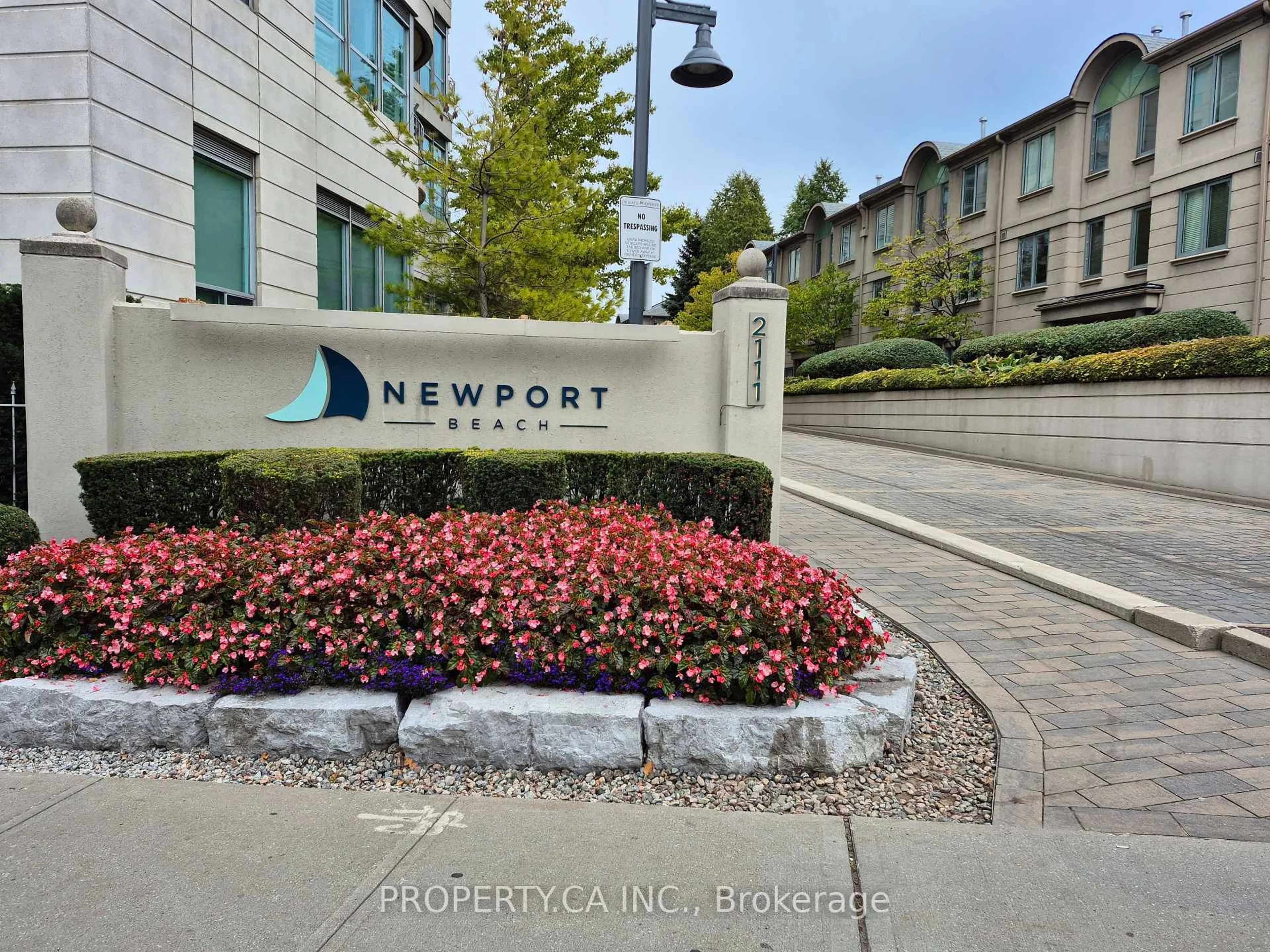 Indoor foyer for 2111 Lake Shore Blvd #Th7, Toronto Ontario M8V 4B2