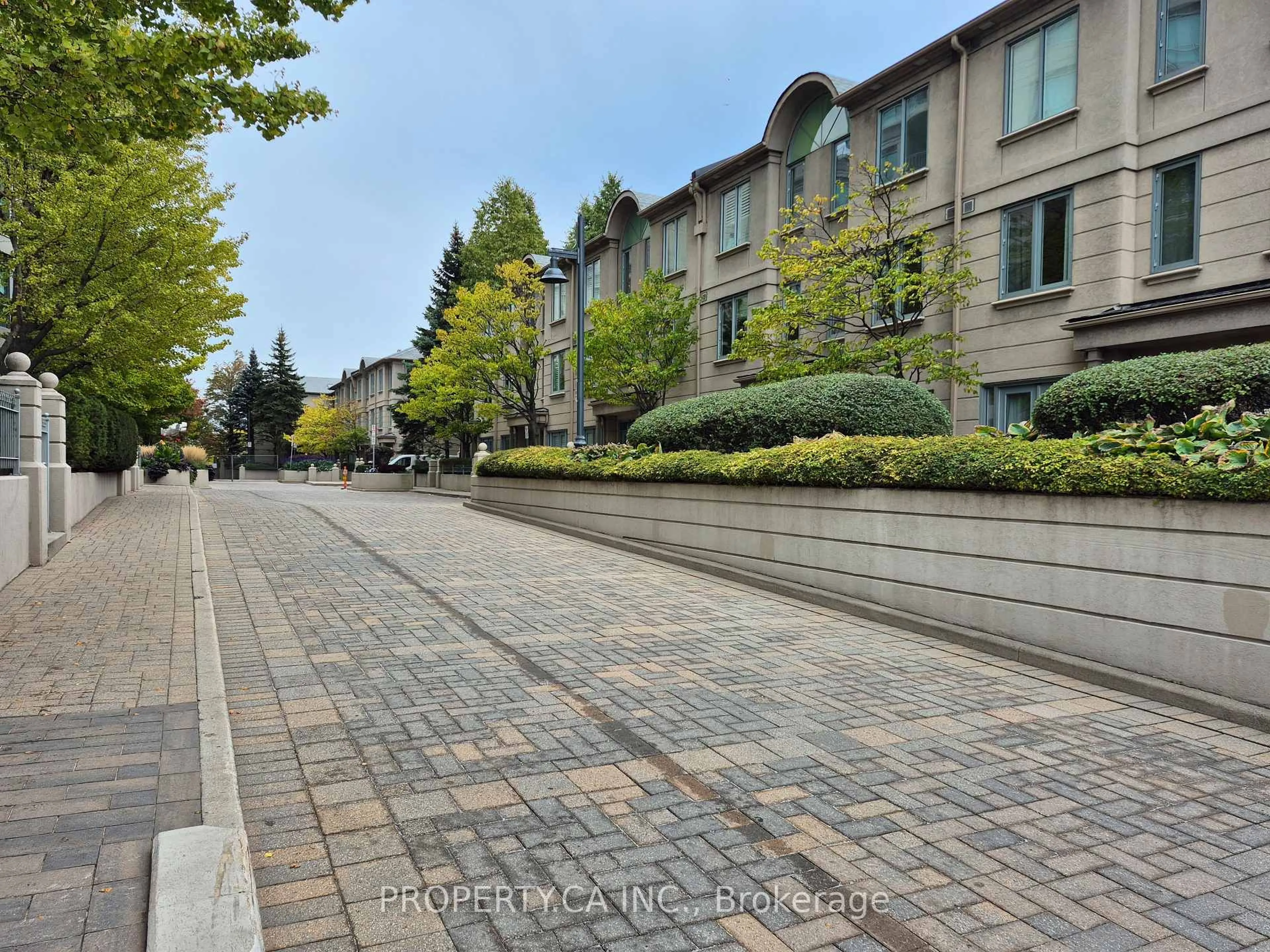 Patio, street for 2111 Lake Shore Blvd #Th7, Toronto Ontario M8V 4B2
