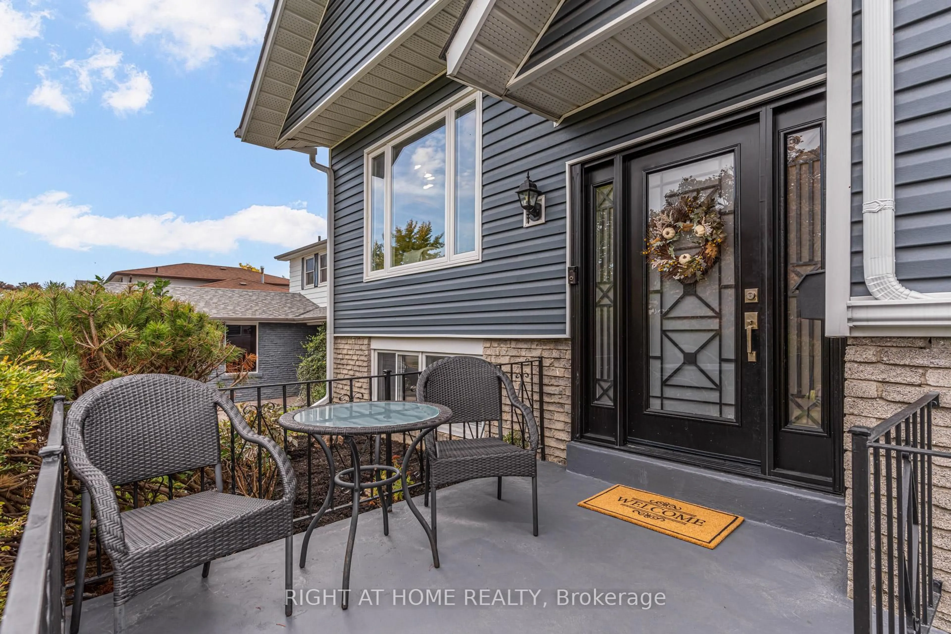 Home with vinyl exterior material, street for 19 Jefferson Rd, Brampton Ontario L6S 2G6