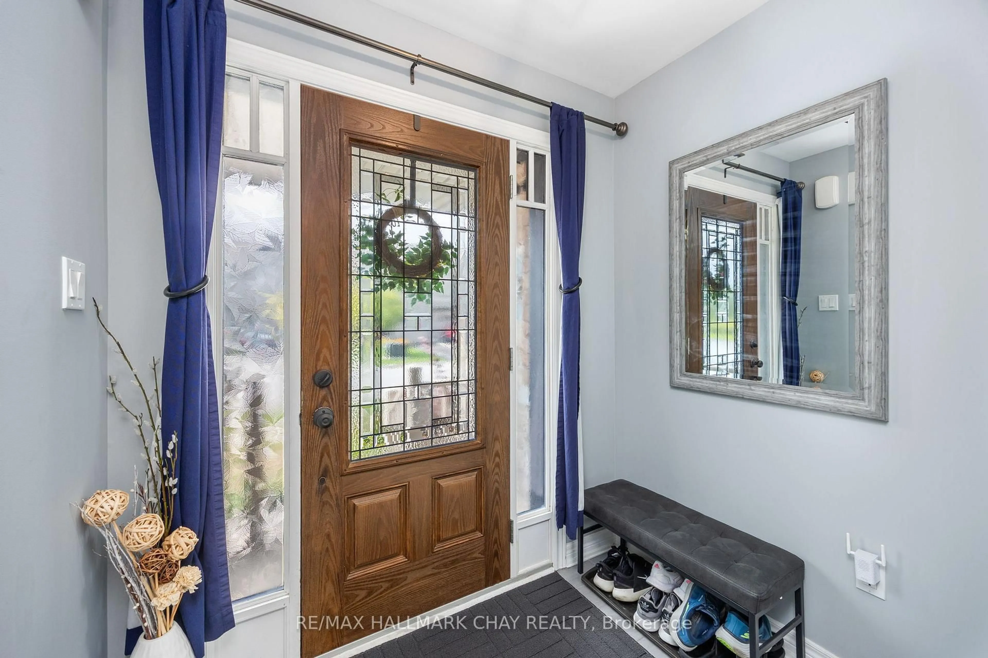 Indoor entryway for 71 Winterton Crt, Orangeville Ontario L9W 5H8