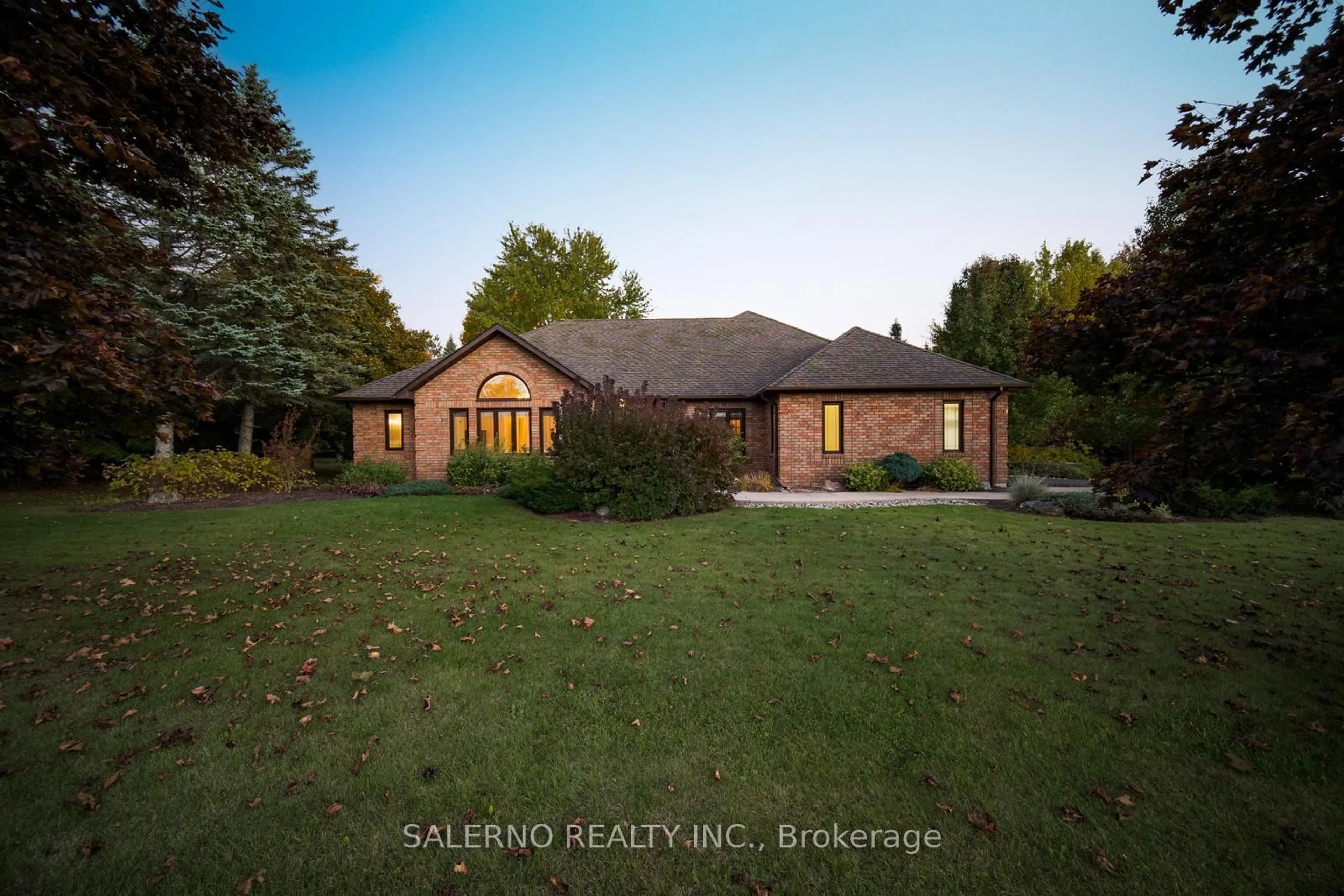 Home with brick exterior material, building for 19 Havencrest Dr, Caledon Ontario L7E 0A8
