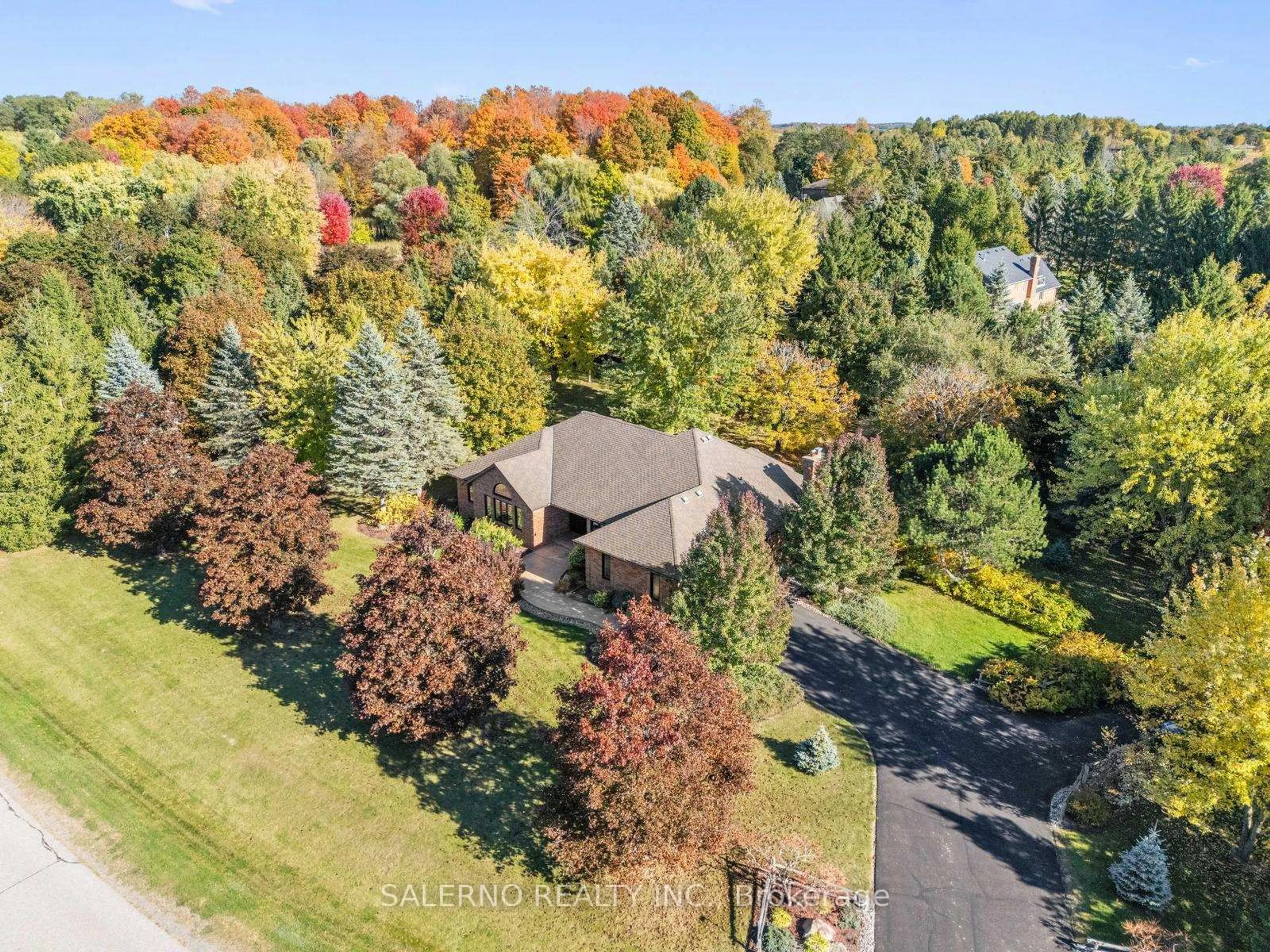 A pic from outside/outdoor area/front of a property/back of a property/a pic from drone, forest/trees view for 19 Havencrest Dr, Caledon Ontario L7E 0A8