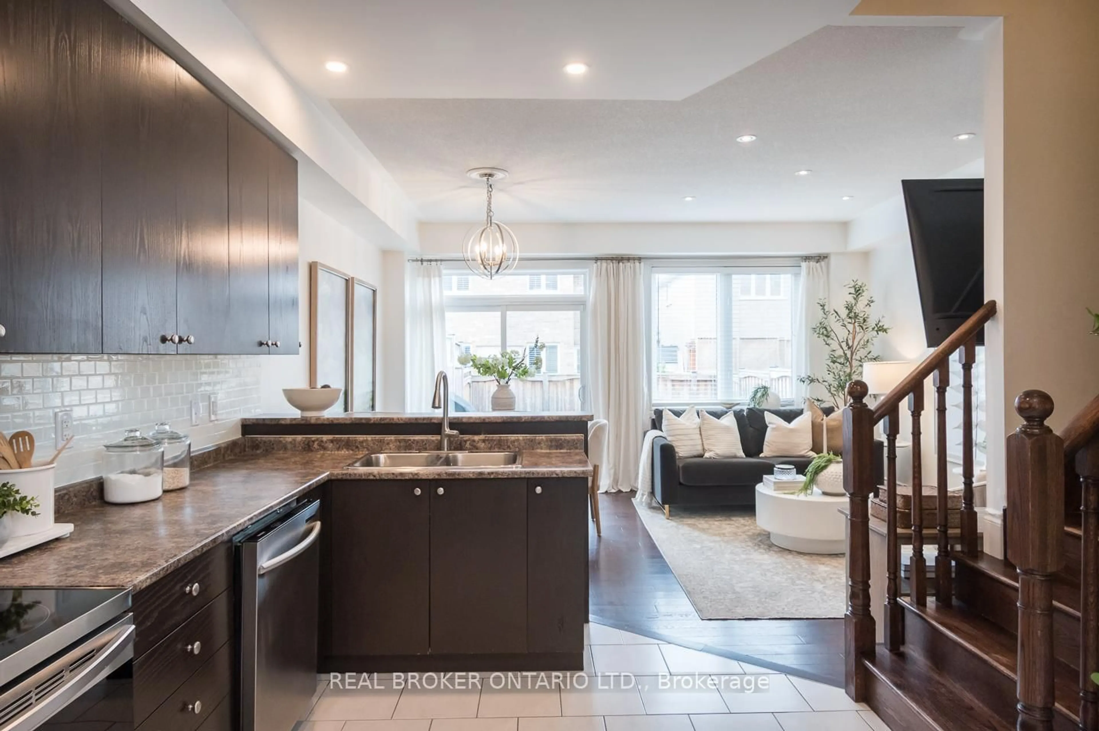 Open concept kitchen, unknown for 673 Sauve St, Milton Ontario L9T 8M4
