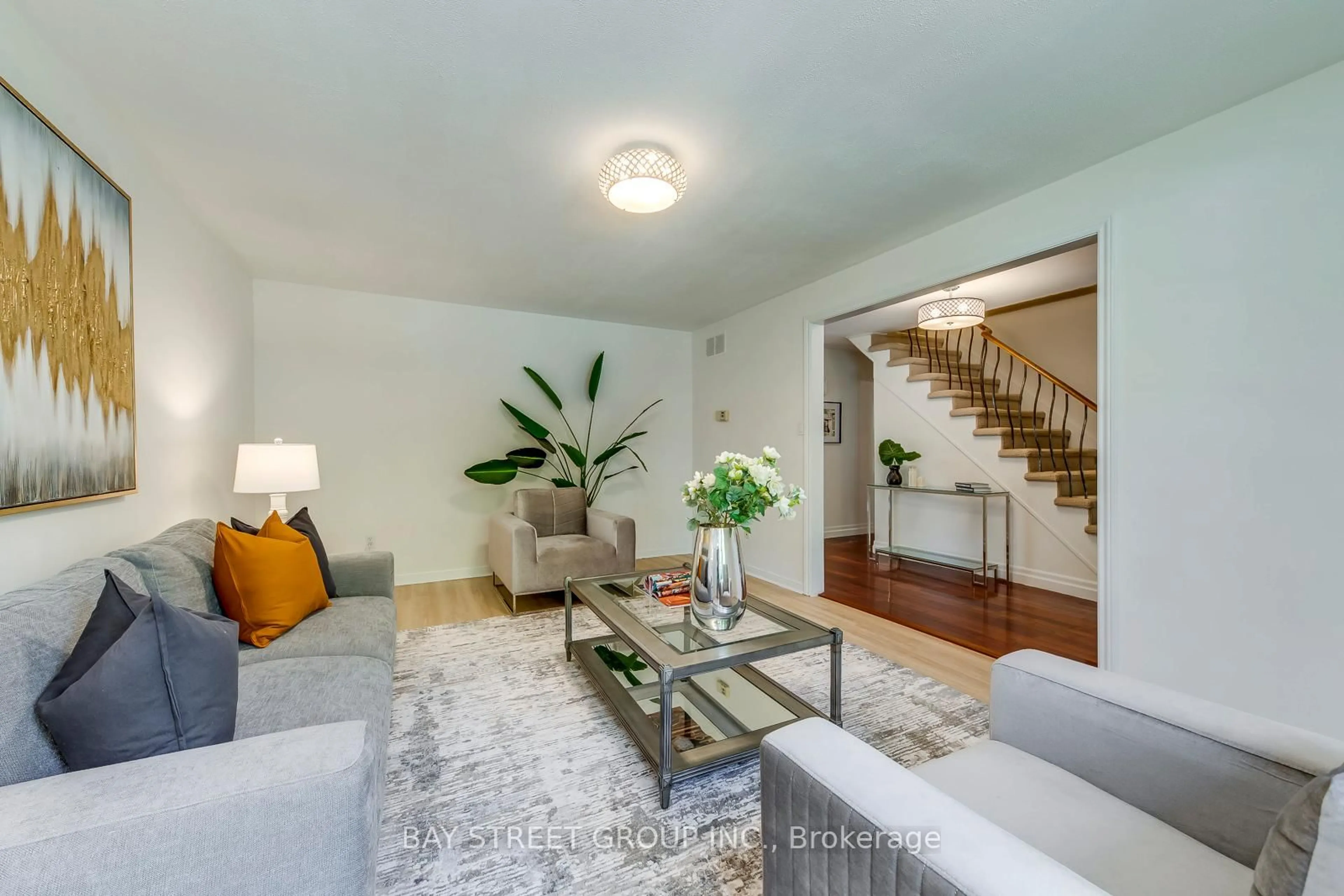 Living room with furniture, unknown for 130 All Saints Cres, Oakville Ontario L6J 5Y7