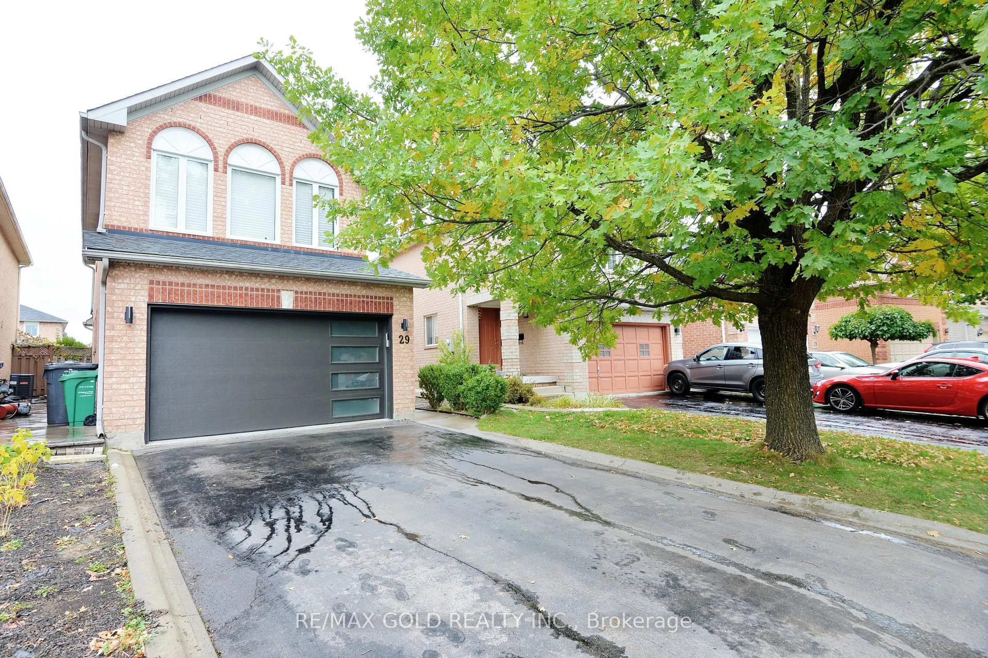 Home with brick exterior material, street for 29 Trailridge Dr, Brampton Ontario L6X 4M7