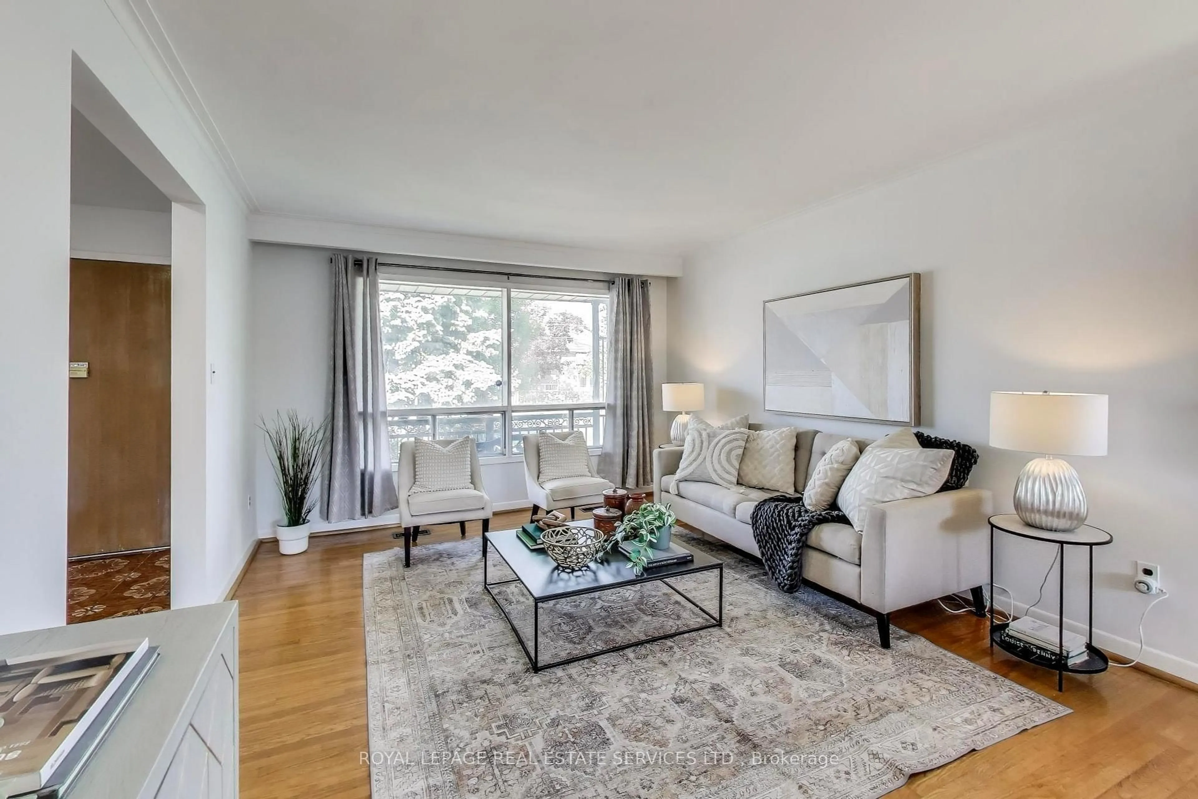 Living room with furniture, unknown for 251 Driftwood Ave, Toronto Ontario M3N 2N6