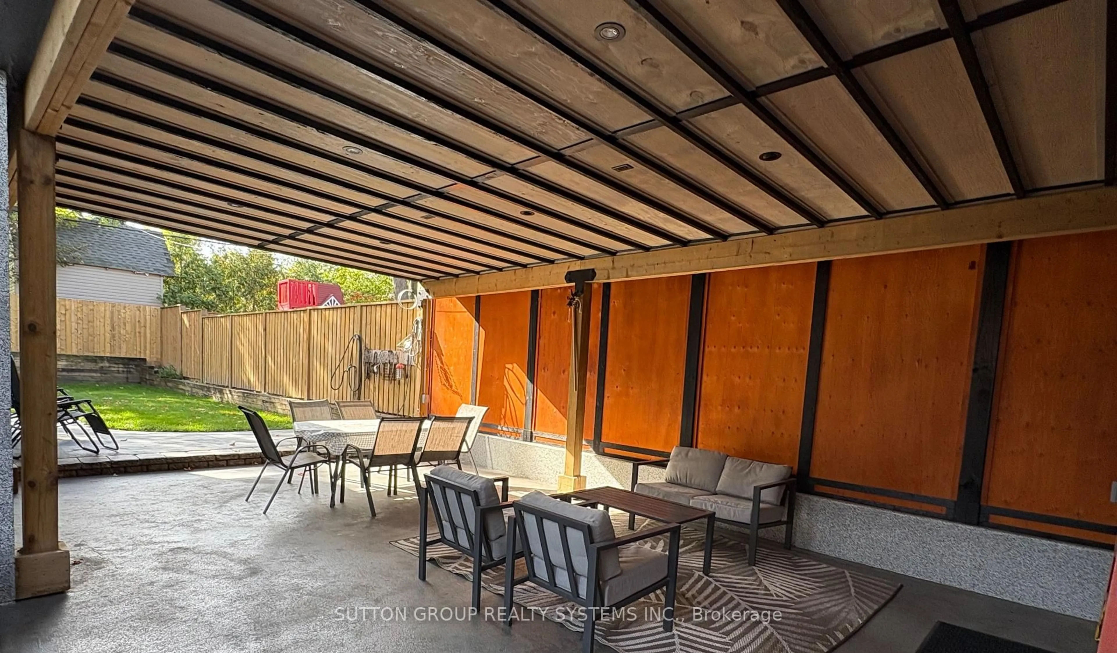 Patio, street for 1 Elmlea Ave, Toronto Ontario M9P 2M6