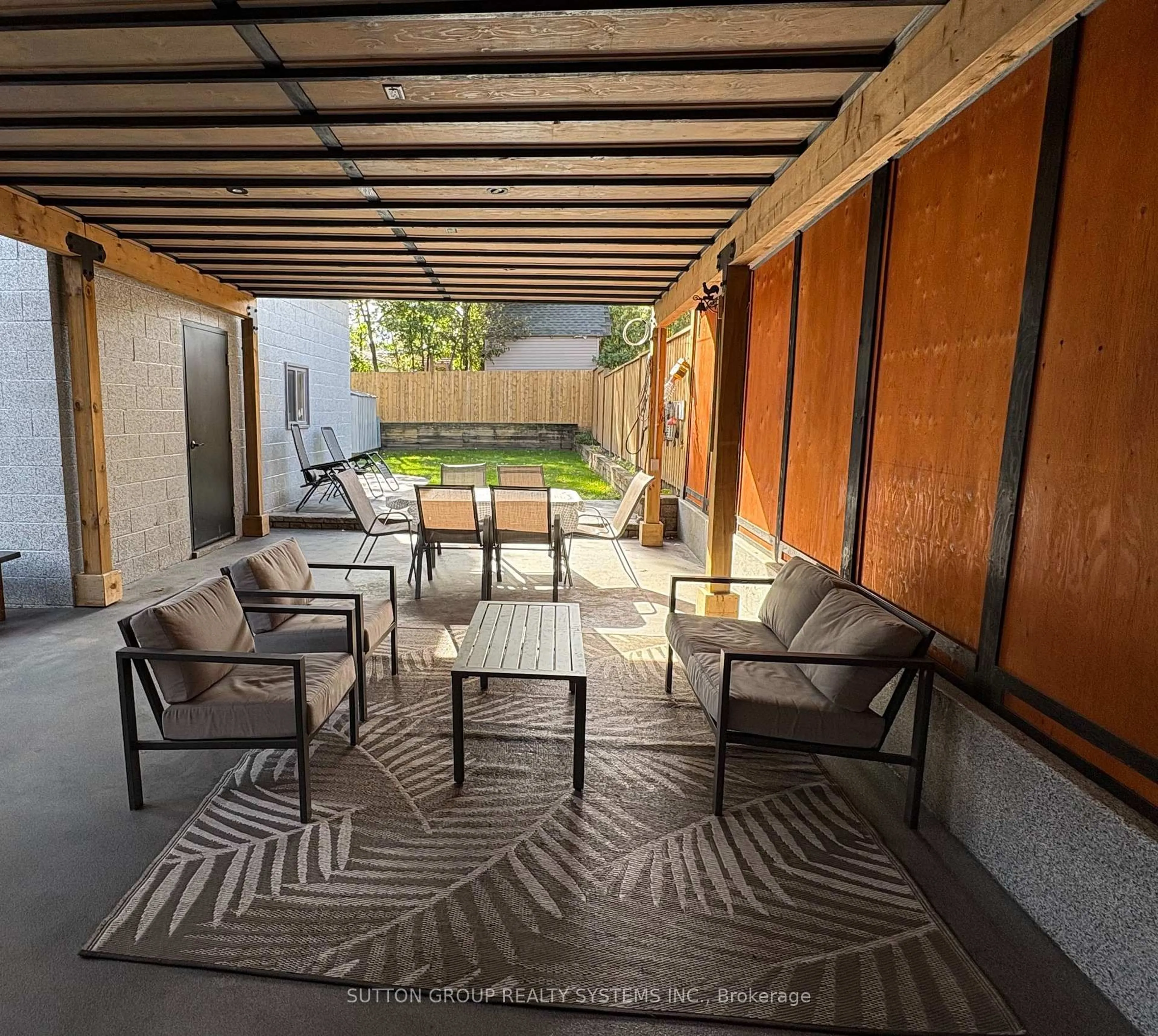 Patio, street for 1 Elmlea Ave, Toronto Ontario M9P 2M6