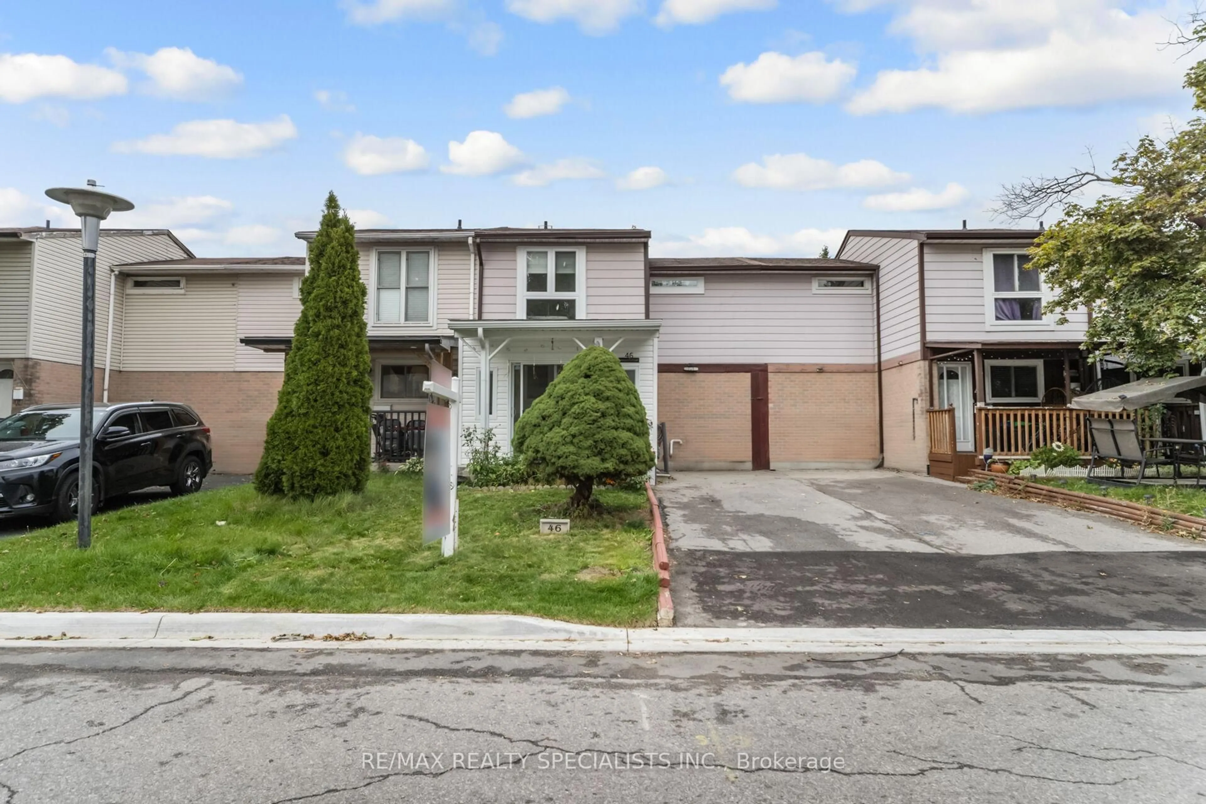 Unknown for 46 Hindquarter Crt, Brampton Ontario L6S 2C4