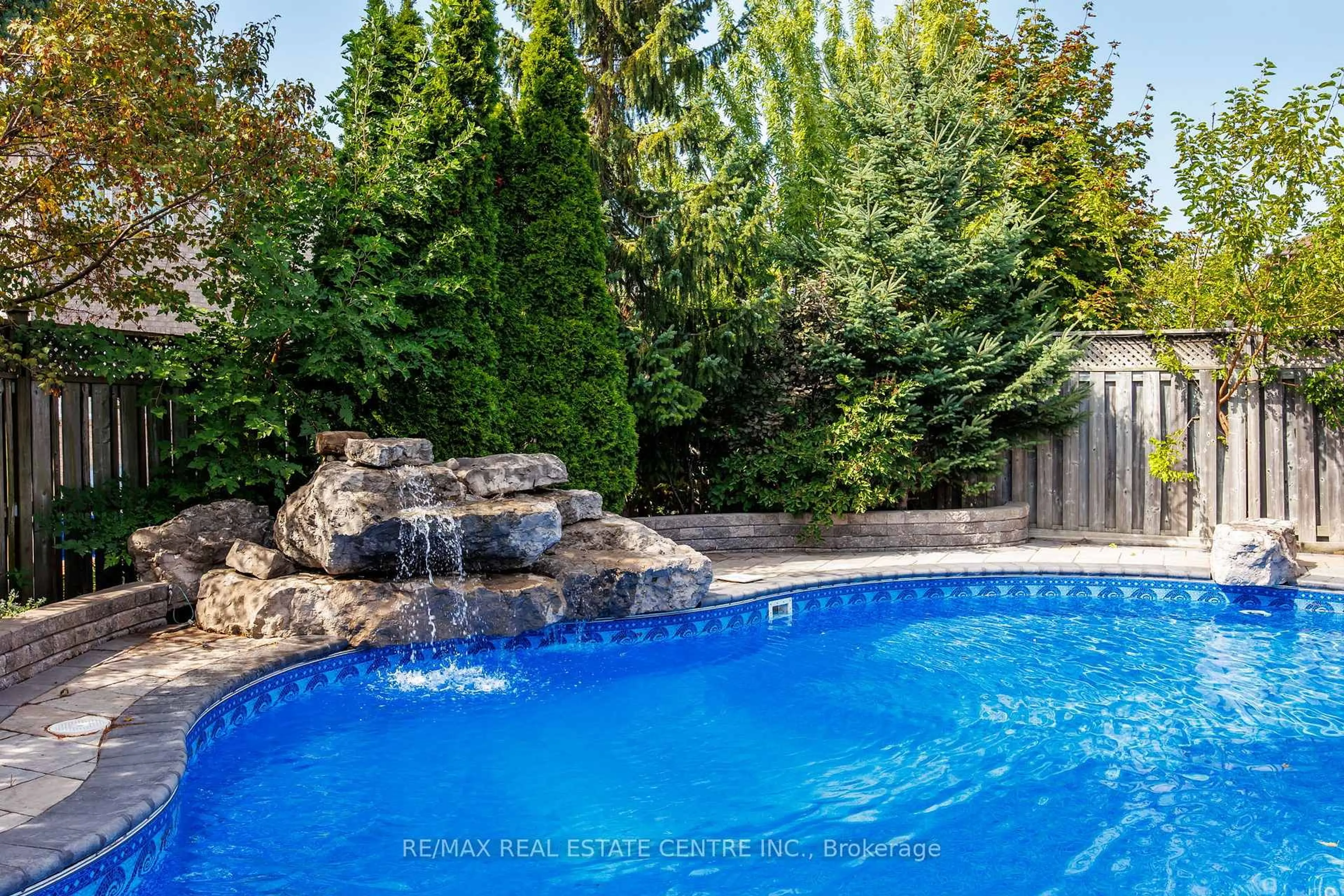 Pool for 2388 Eight Line, Oakville Ontario L5H 6S9