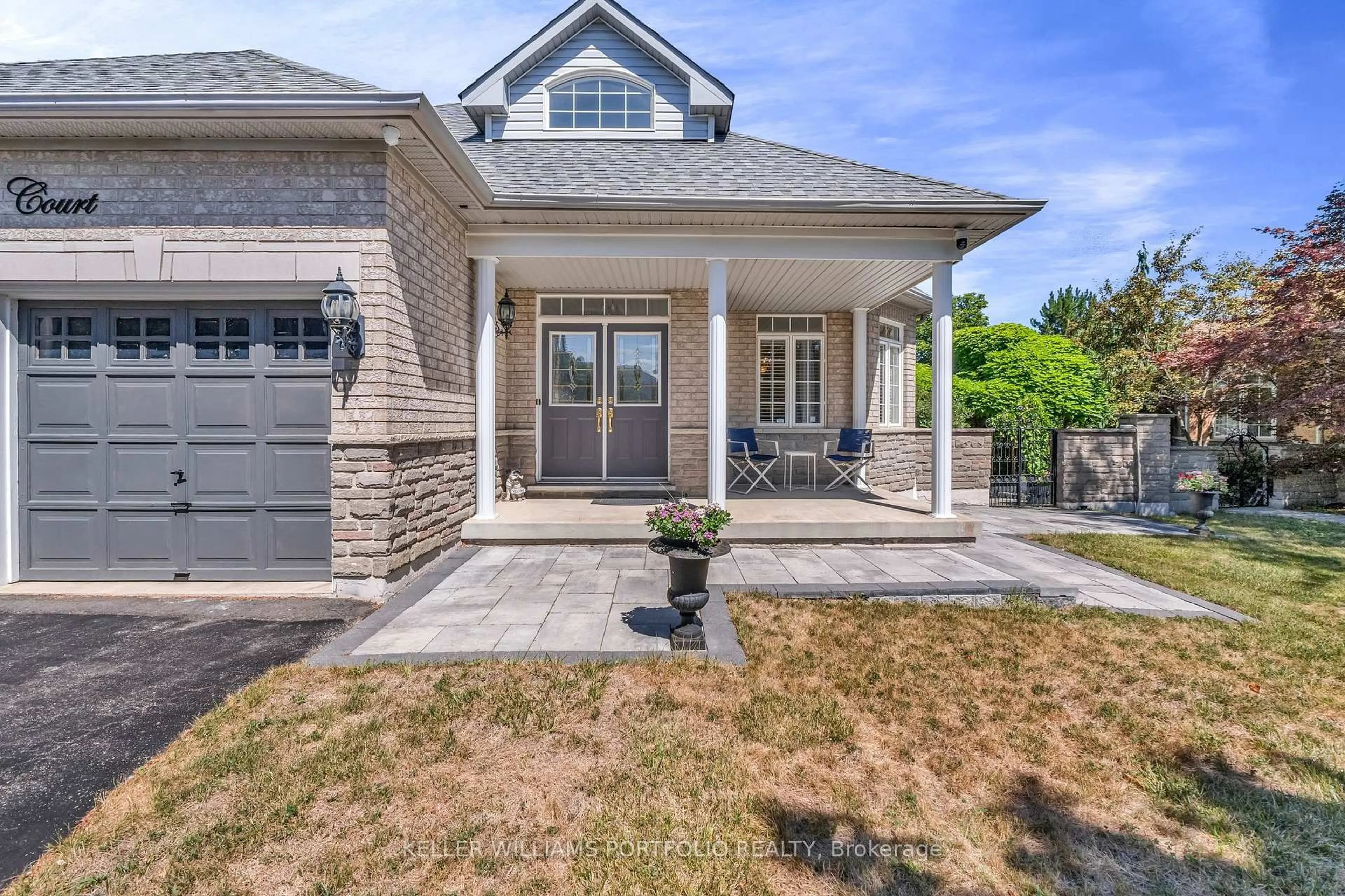 Home with brick exterior material, street for 8 Vista View Crt, Caledon Ontario L7C 1E1