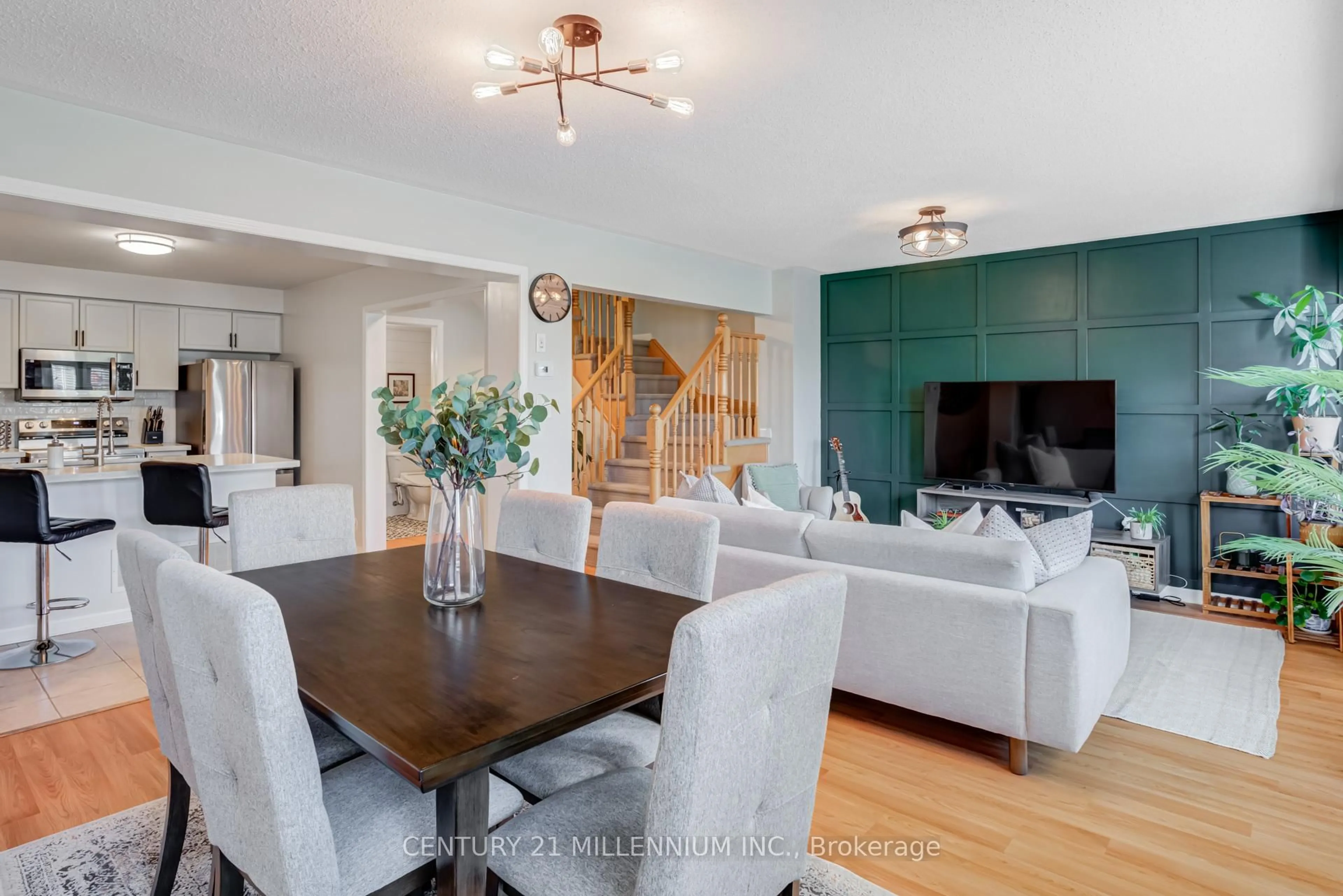 Unknown for 914 Ambroise Cres, Milton Ontario L9T 0M2