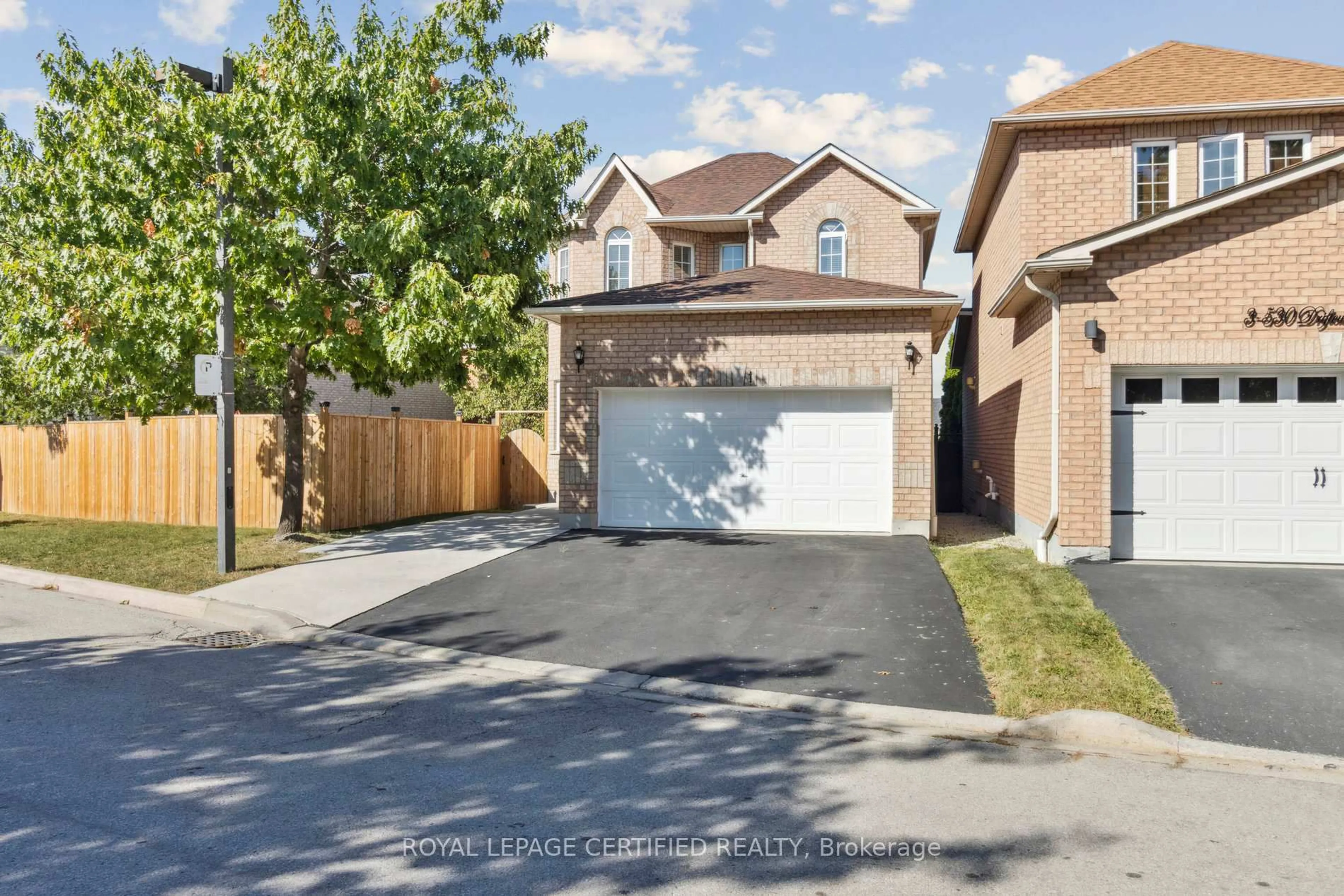 Unknown for 530 Driftcurrent Dr #1, Mississauga Ontario L4Z 4G2