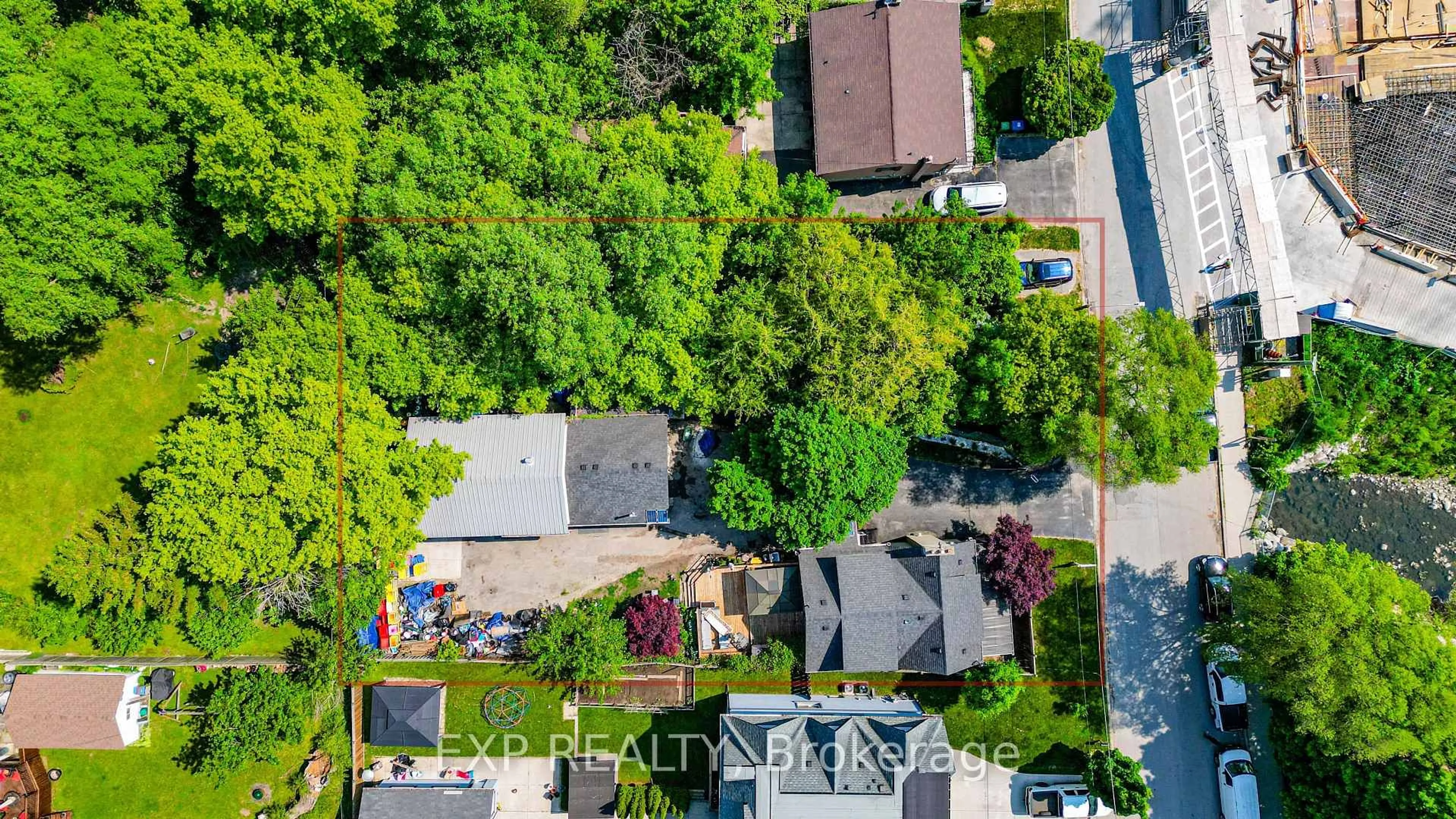 A pic from outside/outdoor area/front of a property/back of a property/a pic from drone, street for 1331 St. James Ave, Mississauga Ontario L5E 1J3