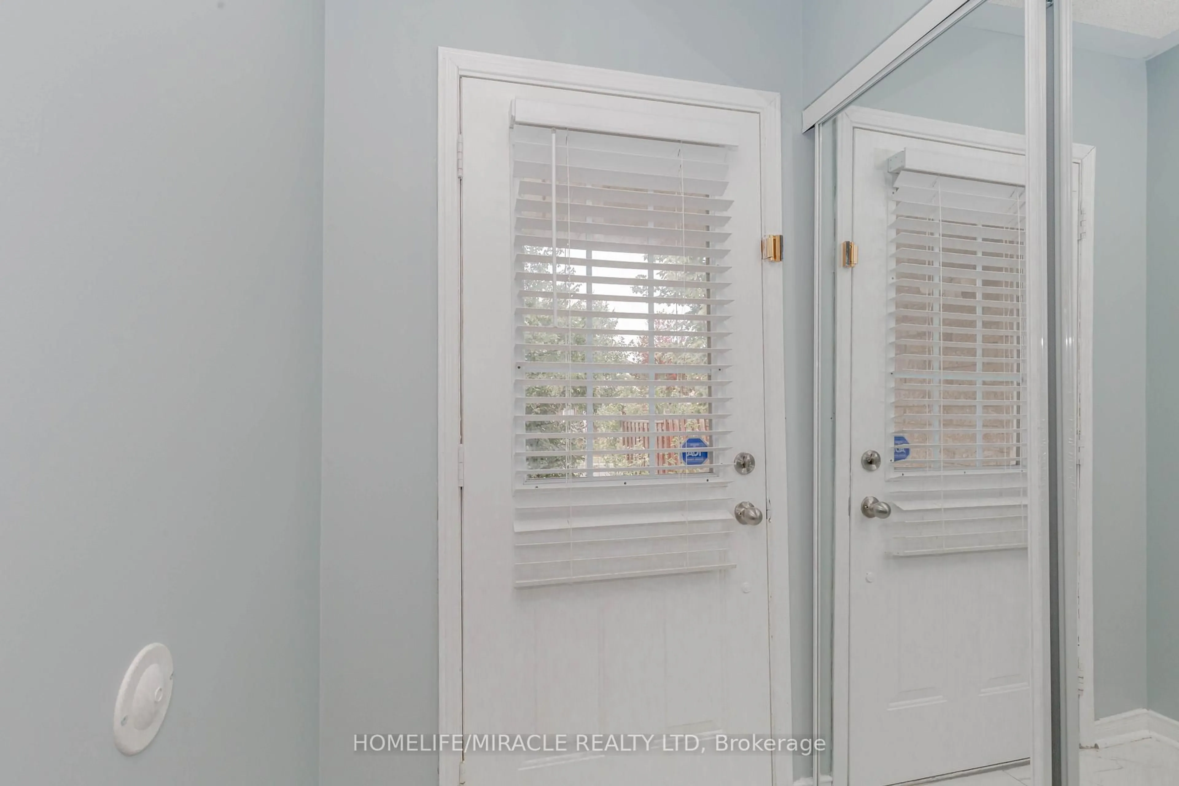 Unknown for 4 Vauxhall Cres, Brampton Ontario L7A 3A3