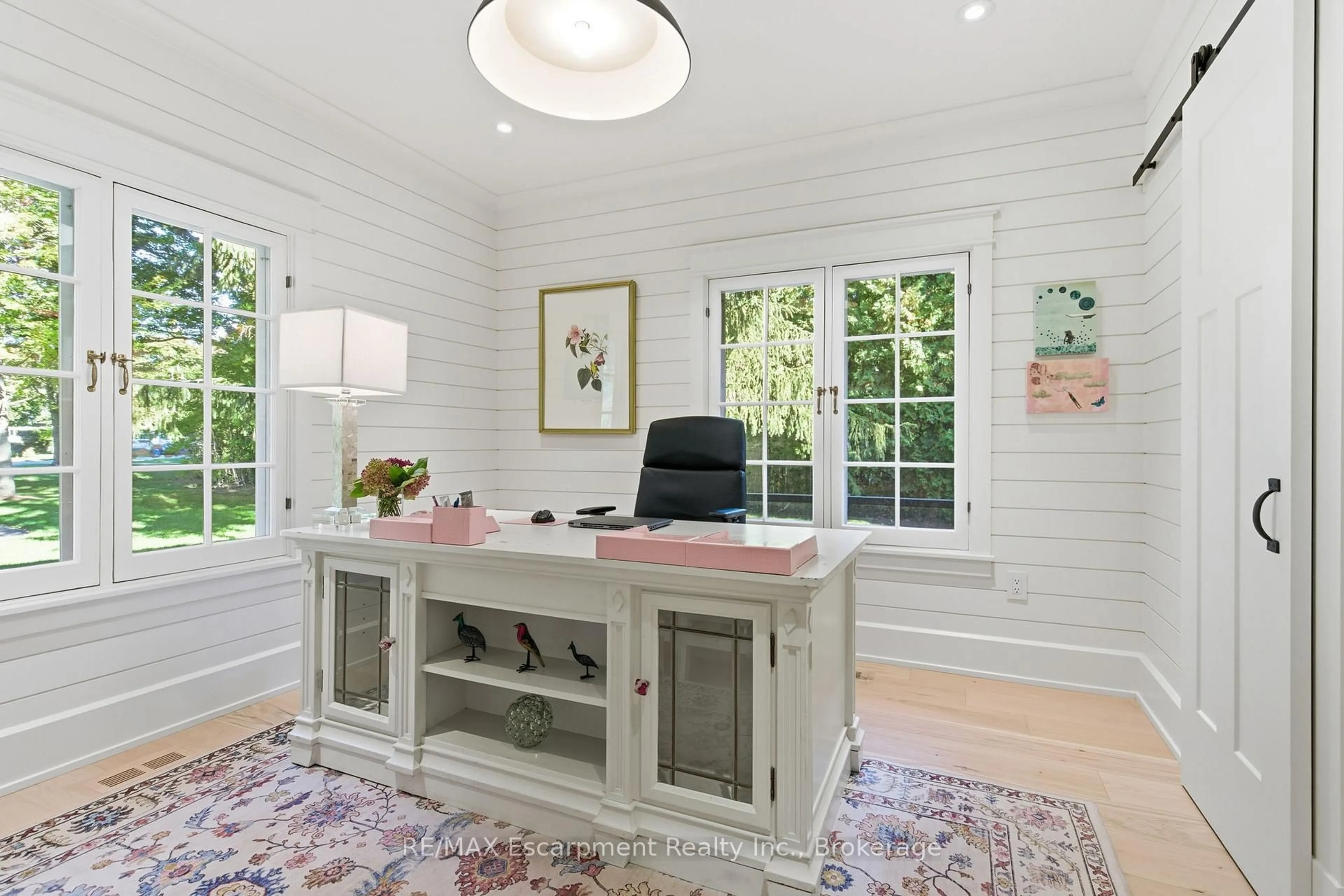 A pic of a room for 1110 Lakeshore Rd, Oakville Ontario L6L 1G1