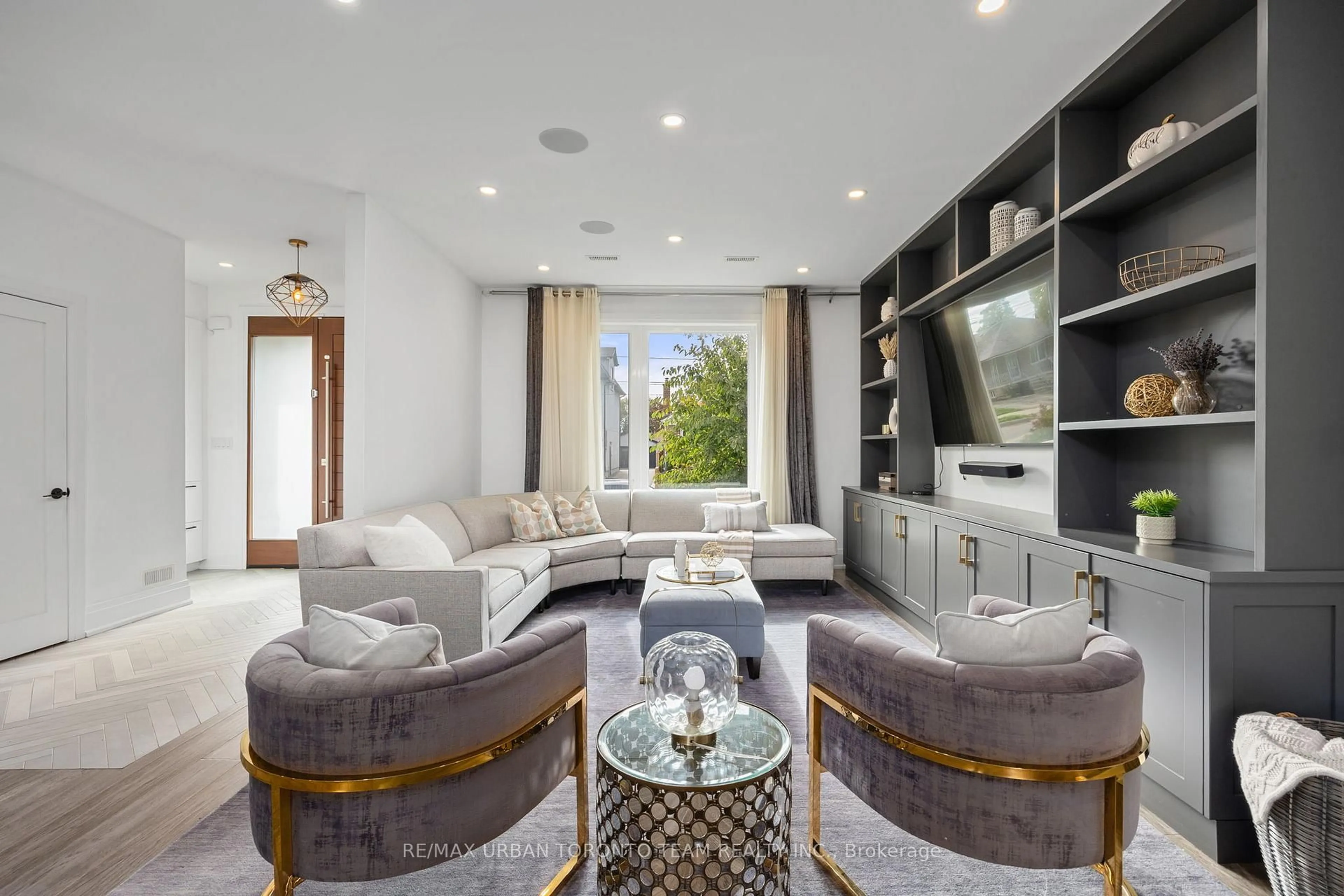 Home theater for 58 Manitoba St, Toronto Ontario M8Y 1C9
