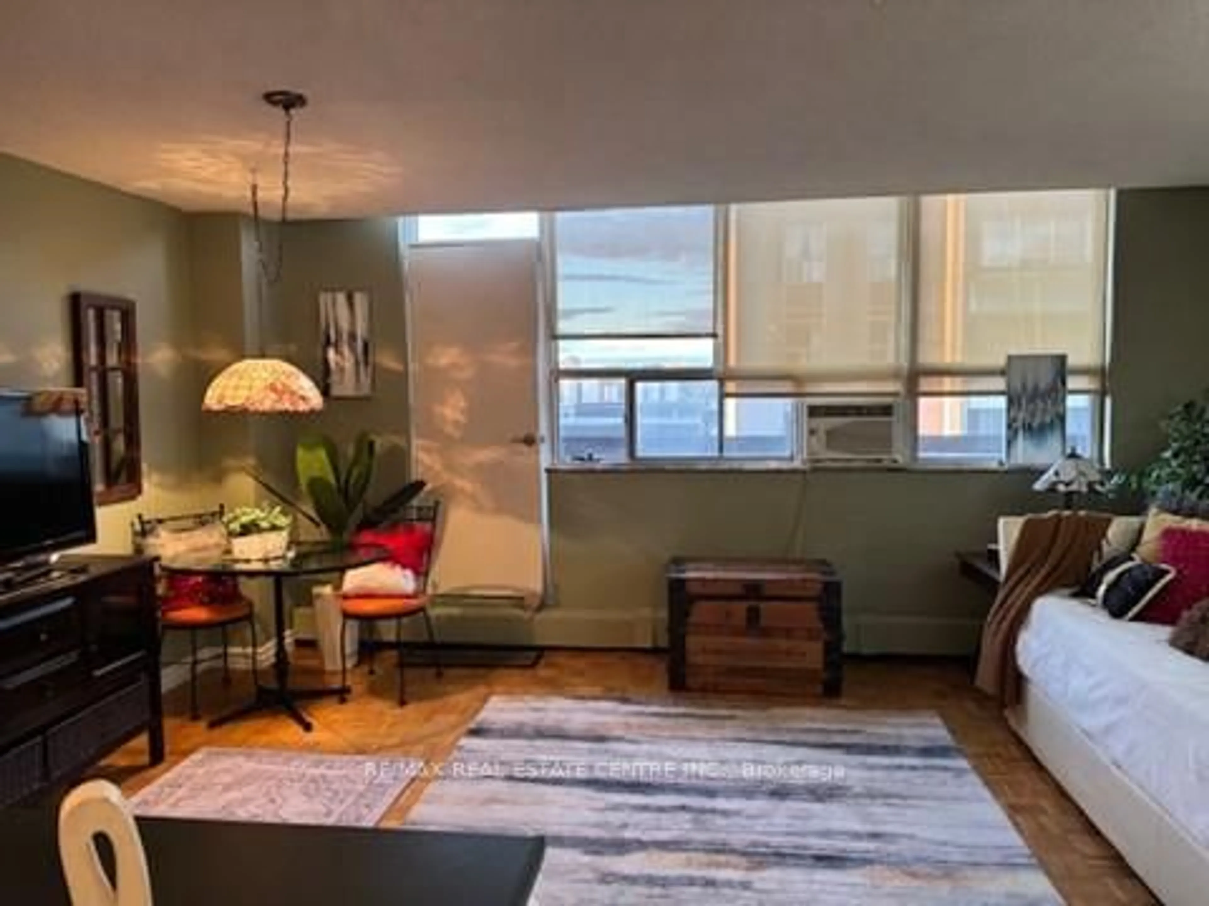 Living room with furniture, unknown for 3625 Lakeshore Blvd #Ph4/604, Toronto Ontario M8W 4W2