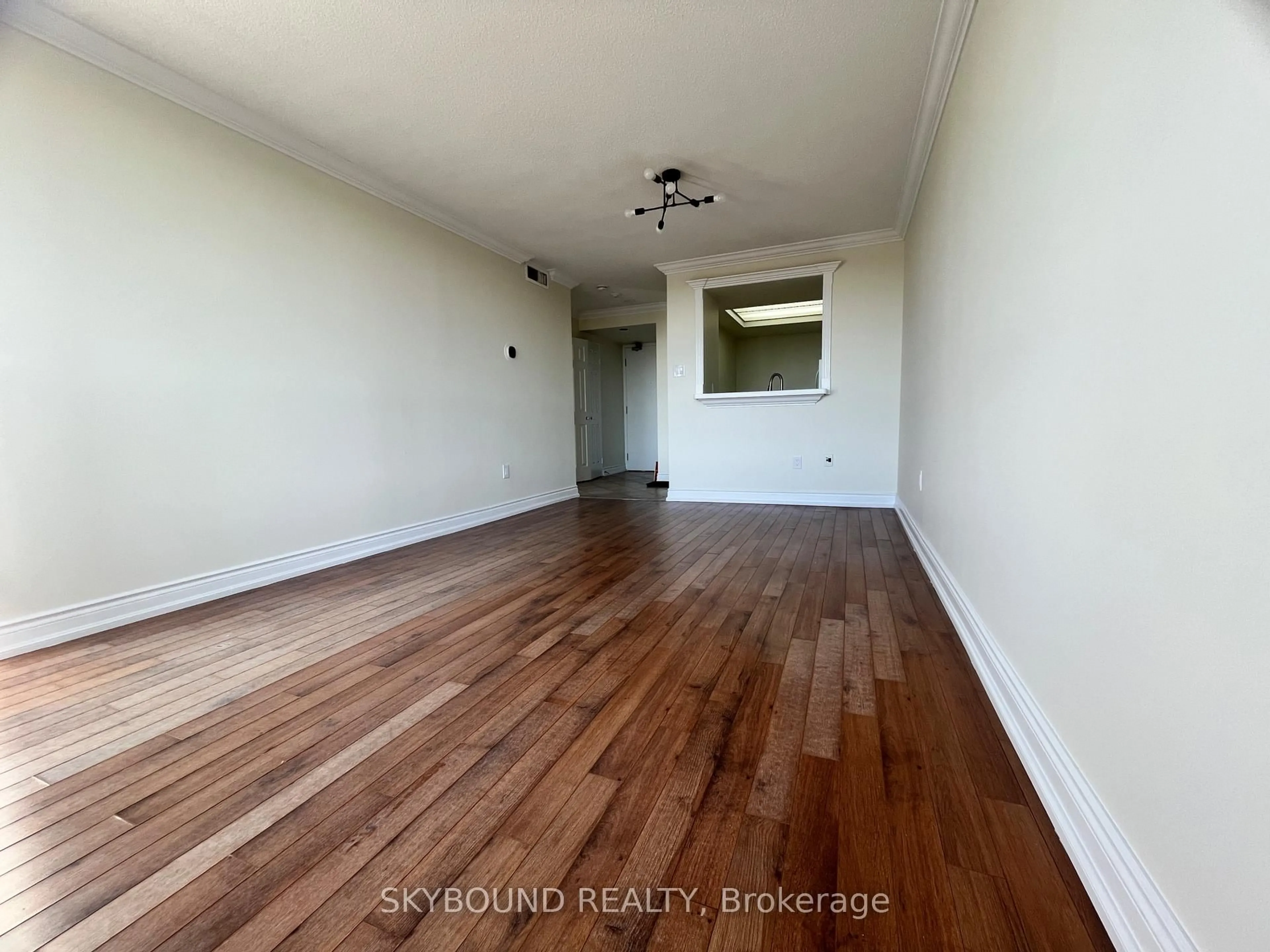 A pic of a room for 4470 Tucana Crt #1501, Mississauga Ontario L5R 3K8
