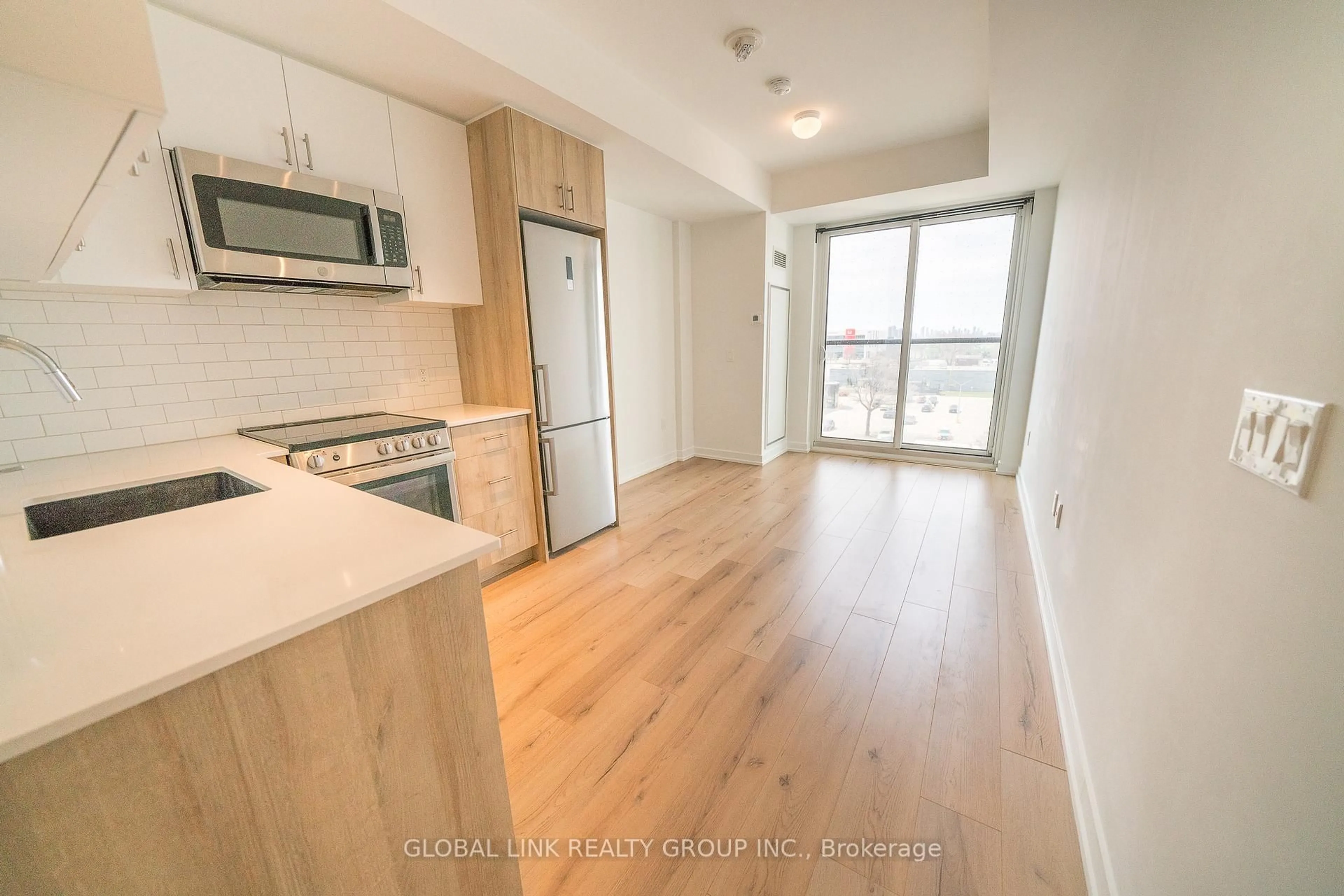 Standard kitchen, wood/laminate floor for 1195 The Queensway Way #501, Toronto Ontario M8Z 0H1