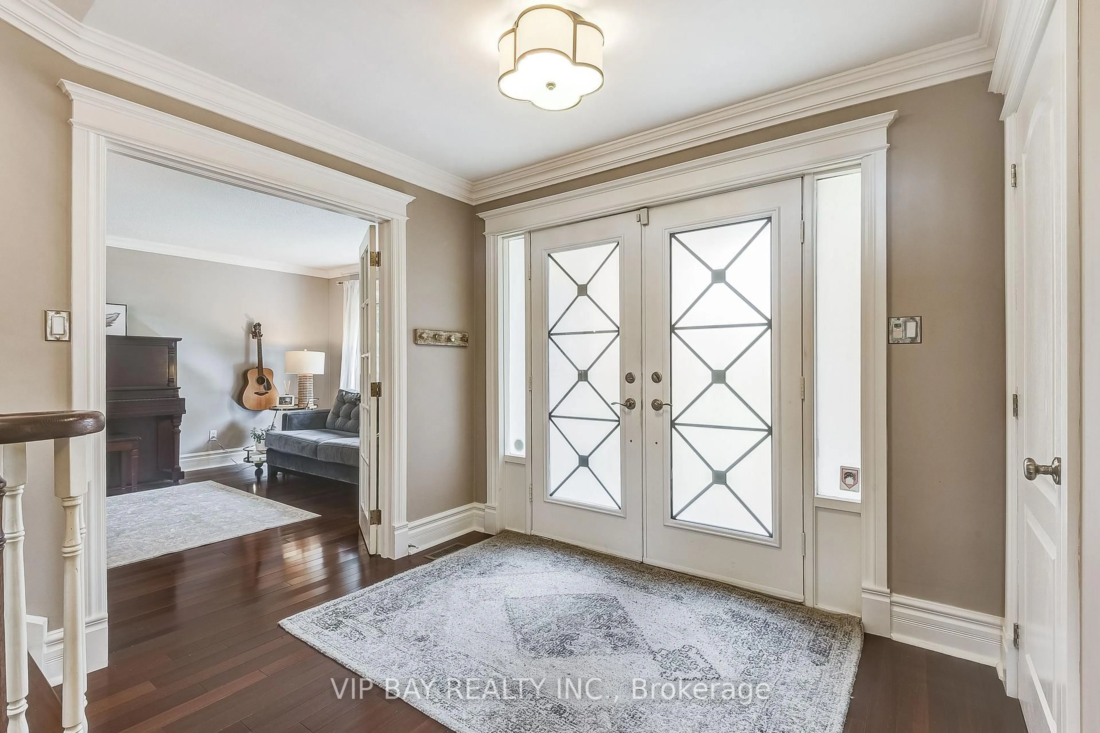 Indoor entryway for 40 Dawnridge Tr, Brampton Ontario L6Z 2A1