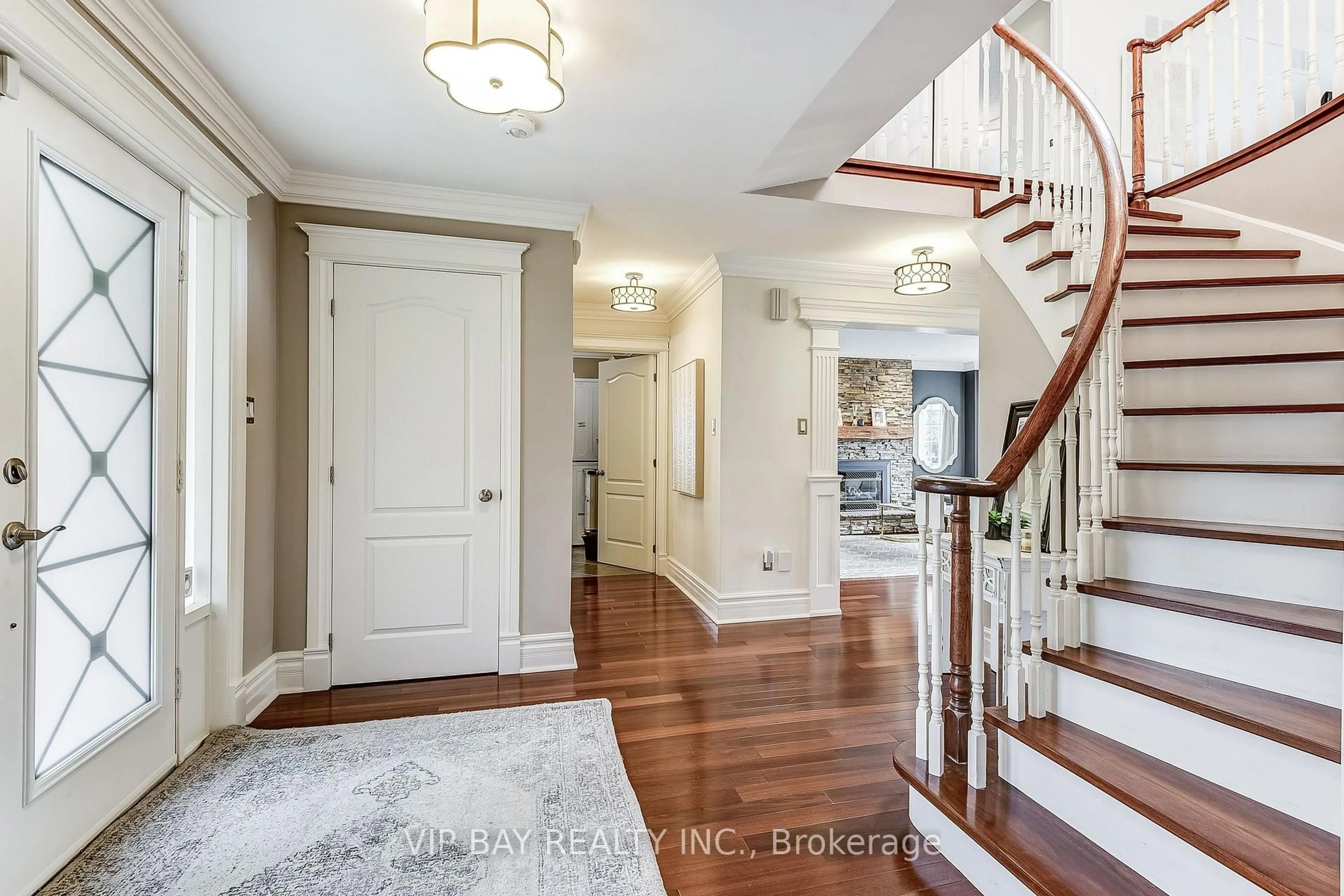 Indoor entryway for 40 Dawnridge Tr, Brampton Ontario L6Z 2A1