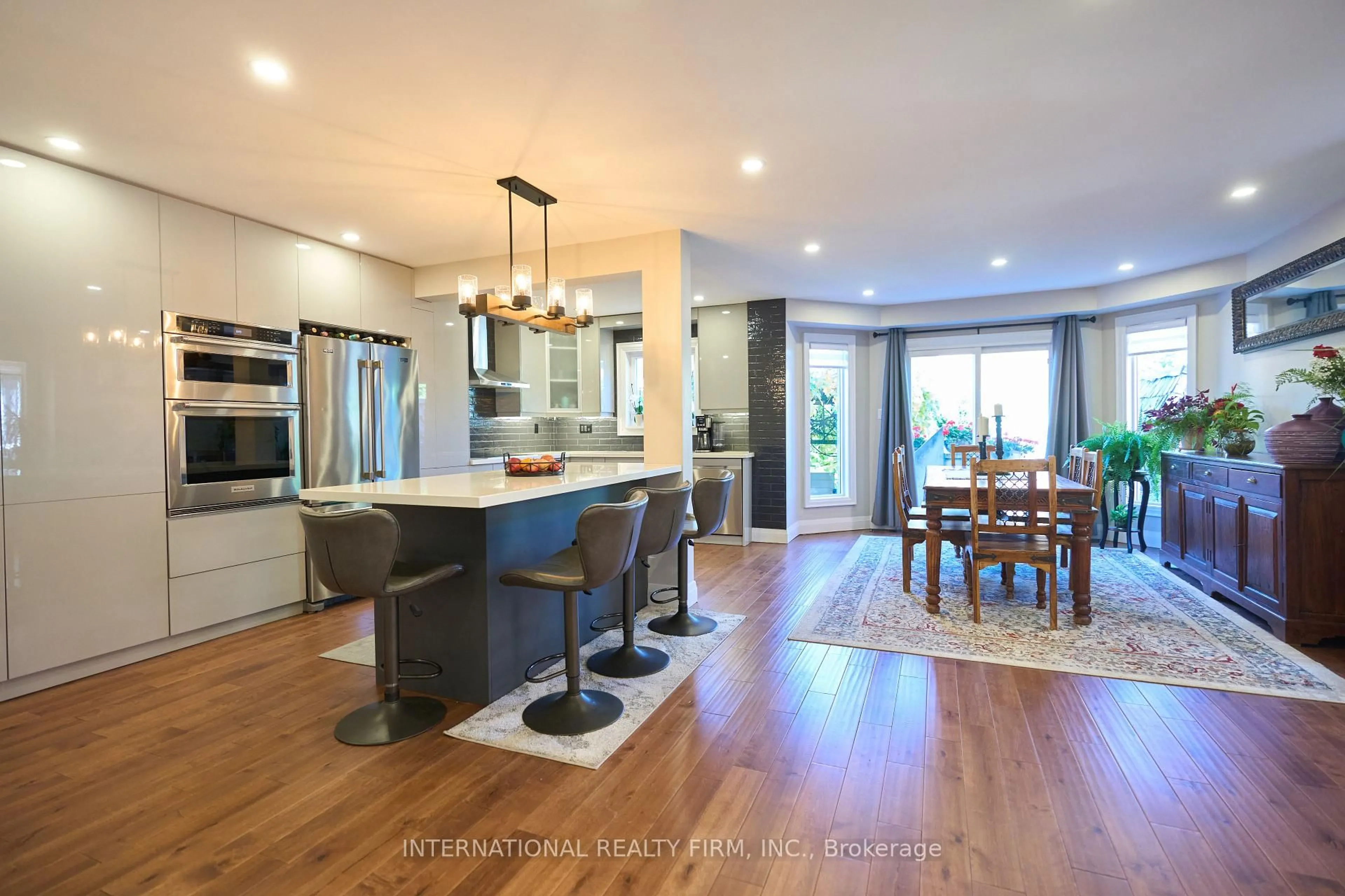 Open concept kitchen, unknown for 1493 Warbler Rd, Oakville Ontario L6M 4B1