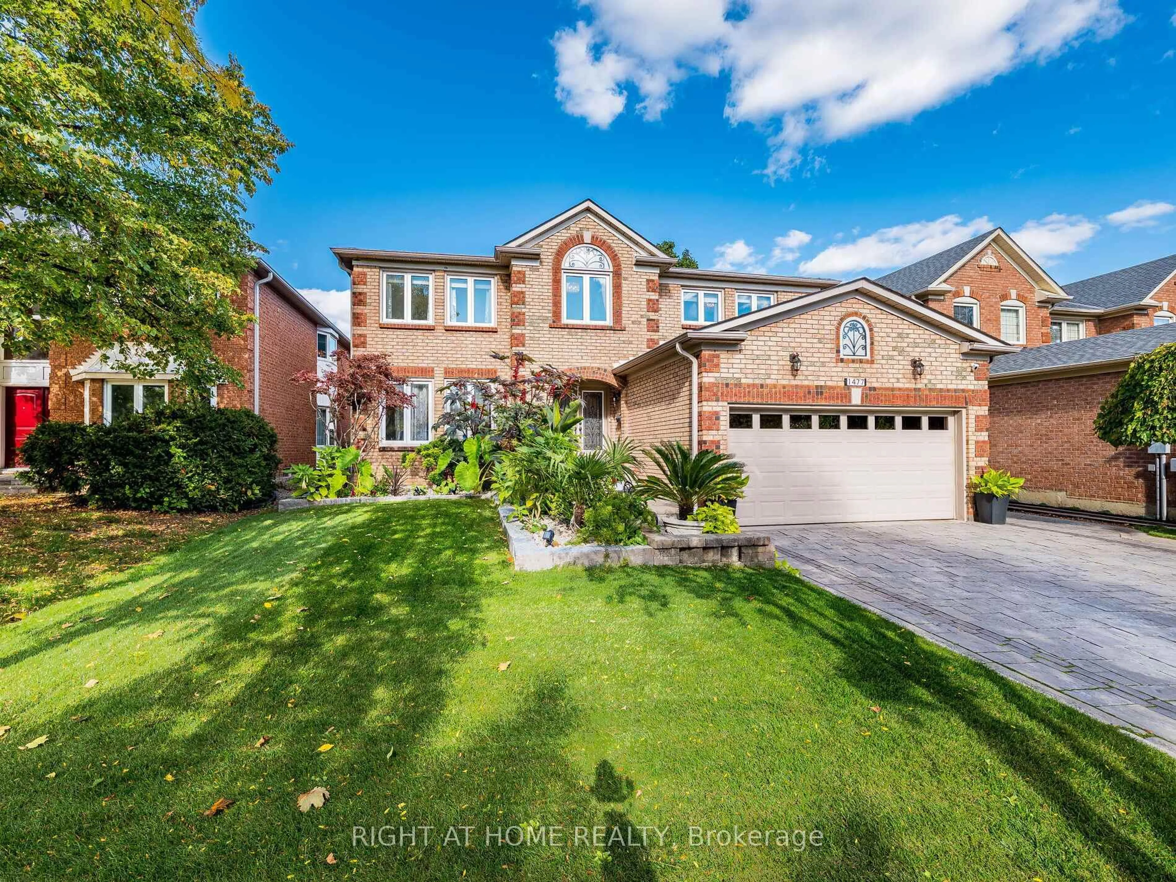 Home with brick exterior material, street for 1477 Ballantrae Dr, Mississauga Ontario L5M 3N6