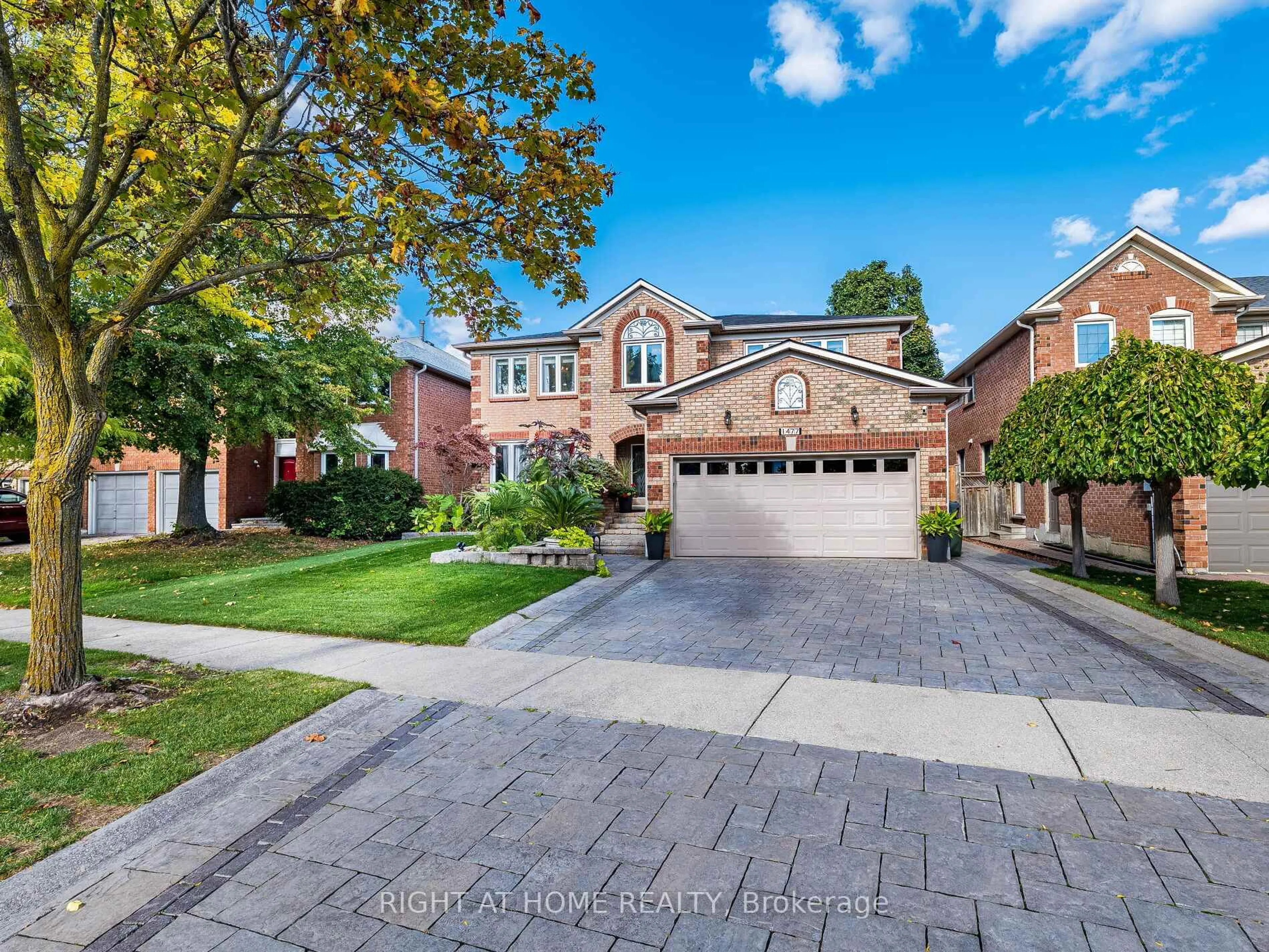 Home with brick exterior material, street for 1477 Ballantrae Dr, Mississauga Ontario L5M 3N6