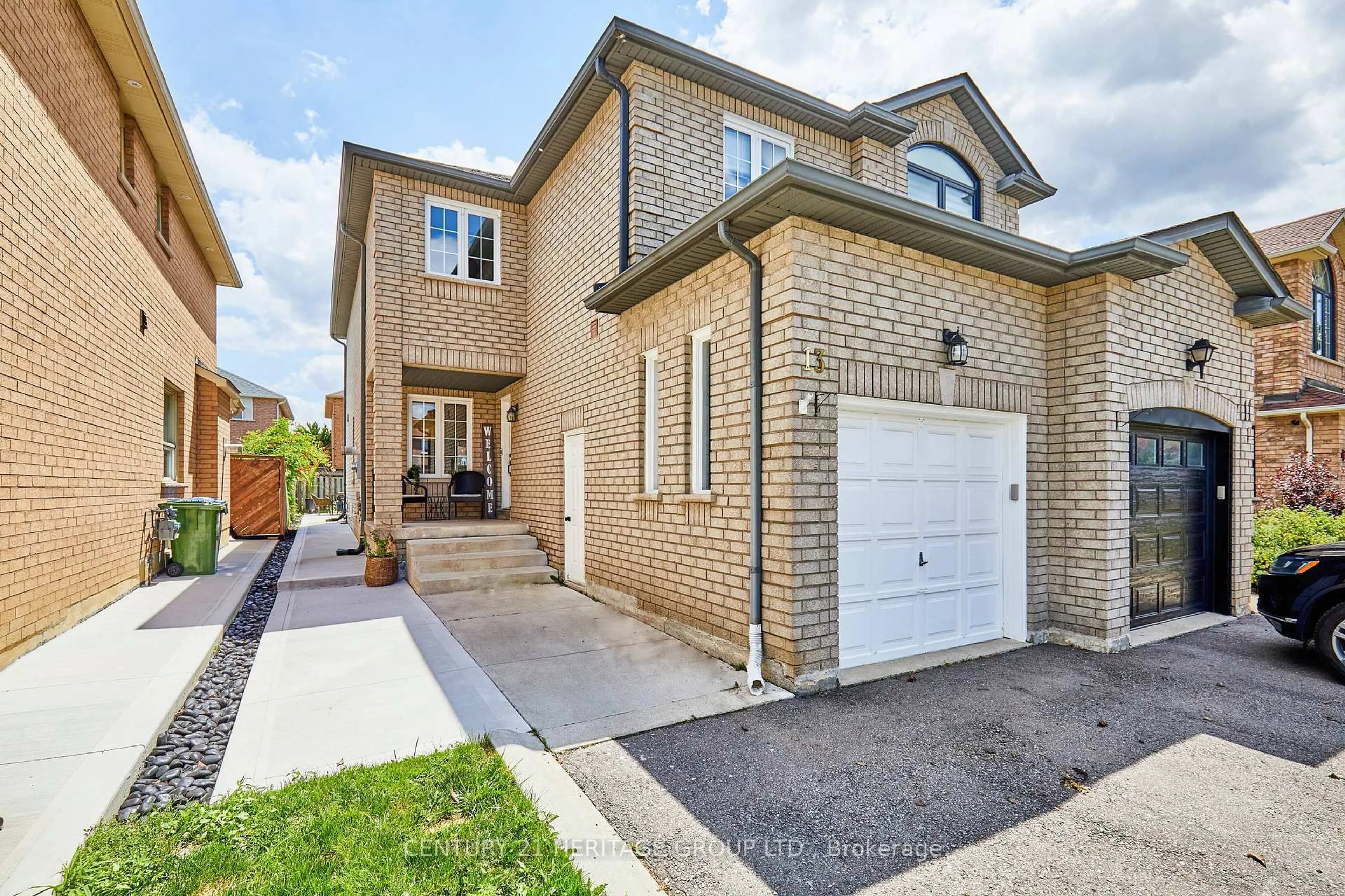 Home with brick exterior material, street for 13 Carriage House Rd, Caledon Ontario L7E 2H8