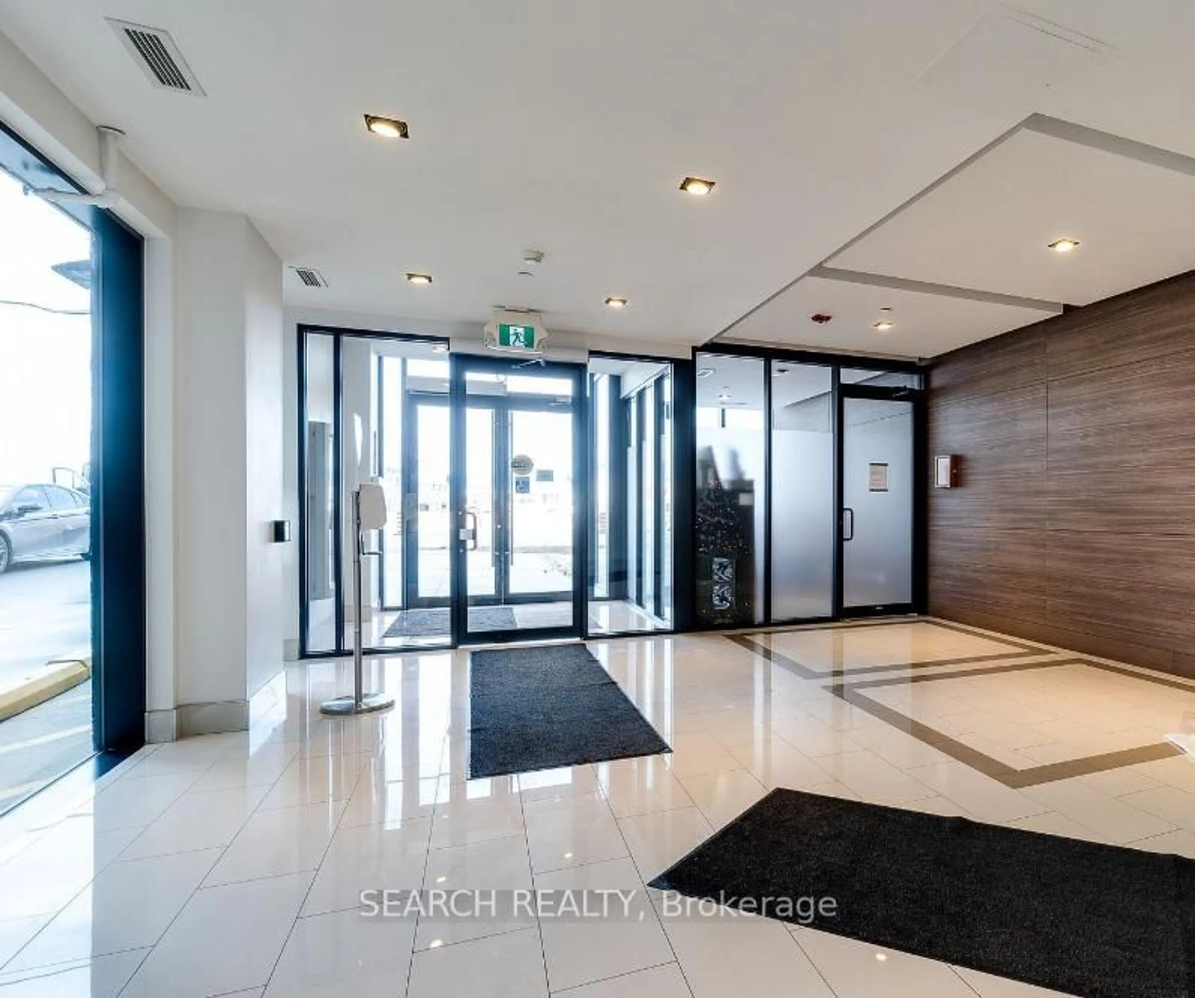 Indoor foyer for 5240 Dundas St #215, Burlington Ontario L7L 0J6