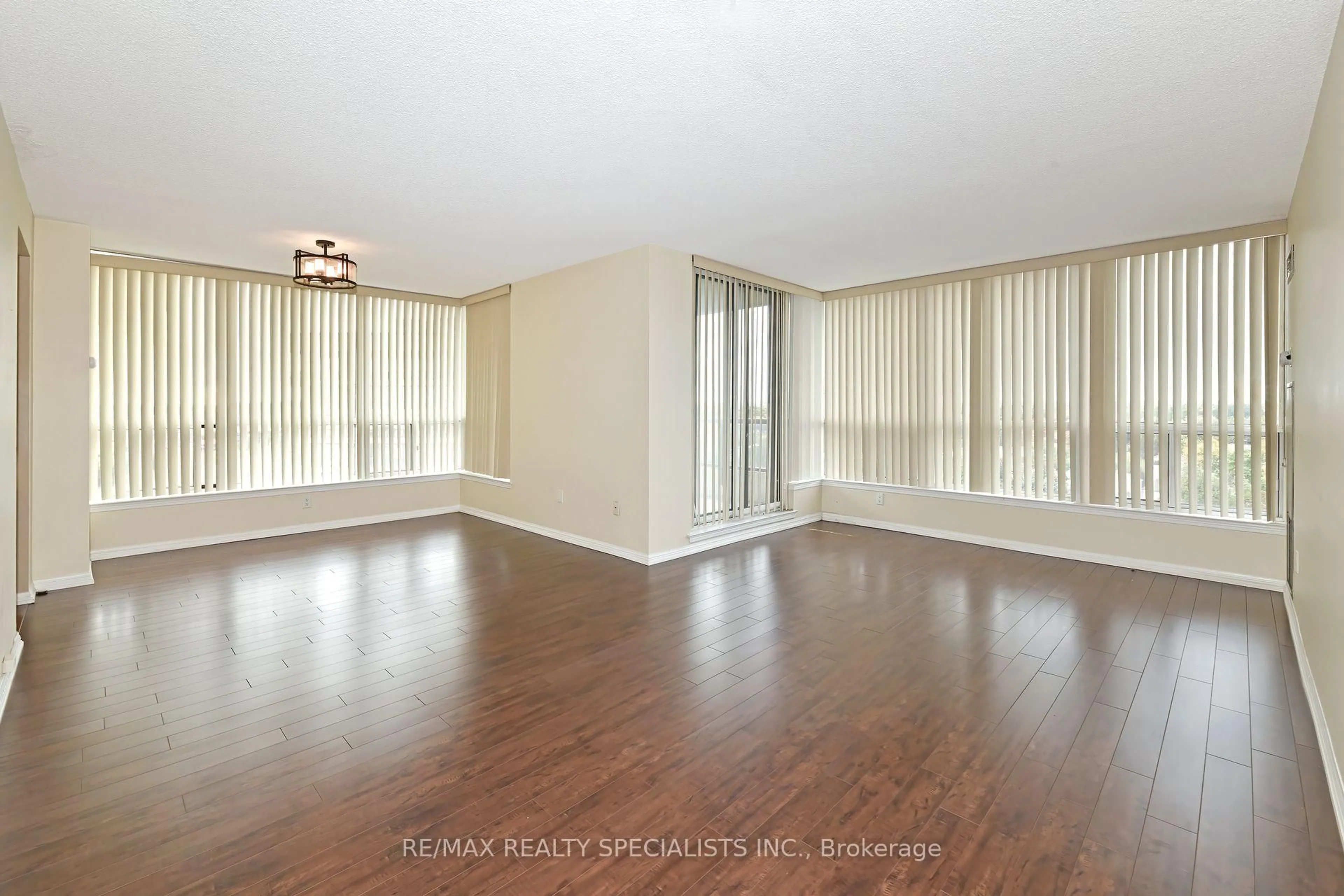 A pic of a room for 10 Laurelcrest St #1112, Brampton Ontario L6S 5Y3