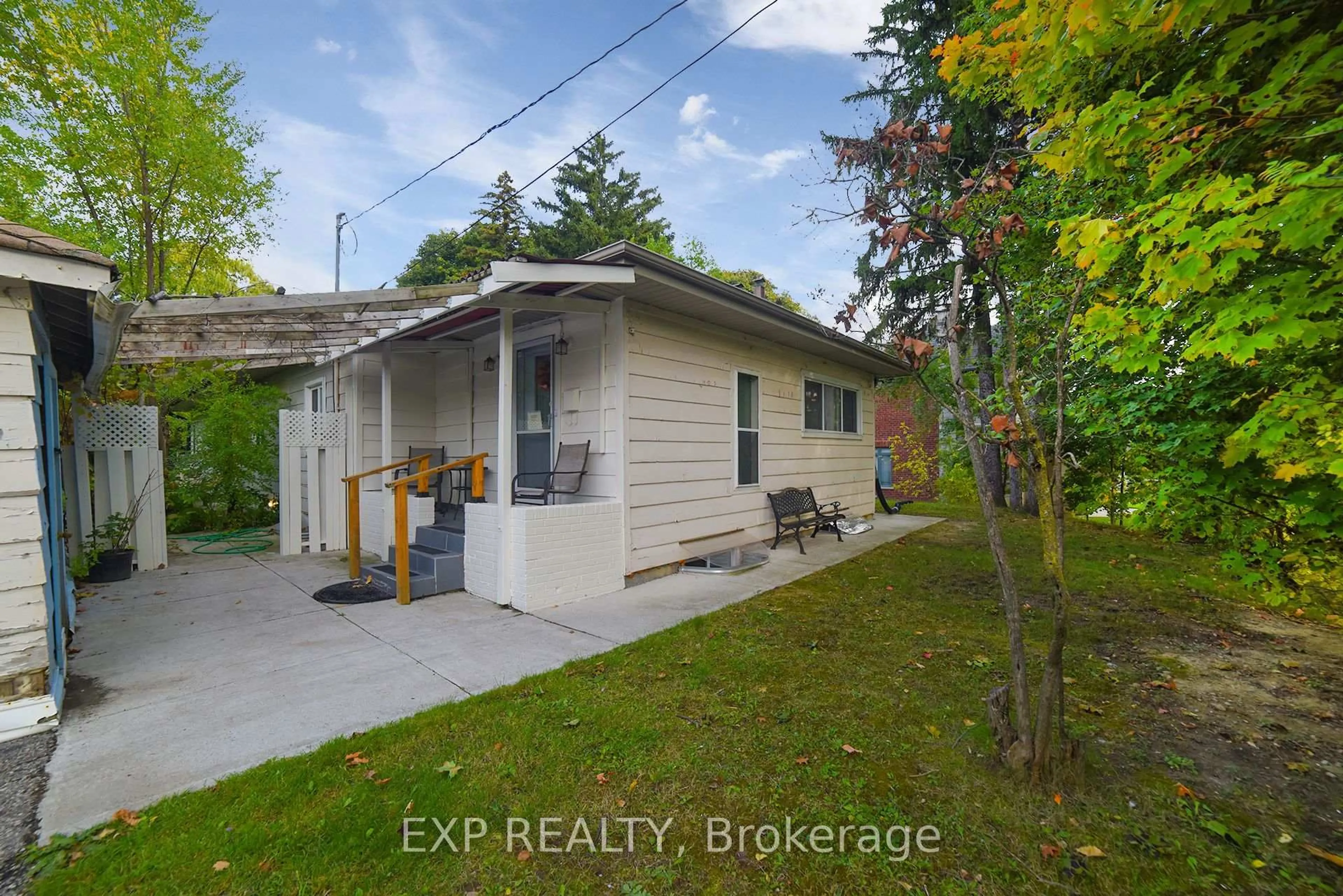 A pic from outside/outdoor area/front of a property/back of a property/a pic from drone, street for 445 Martin Grove Rd, Toronto Ontario M9B 4M3