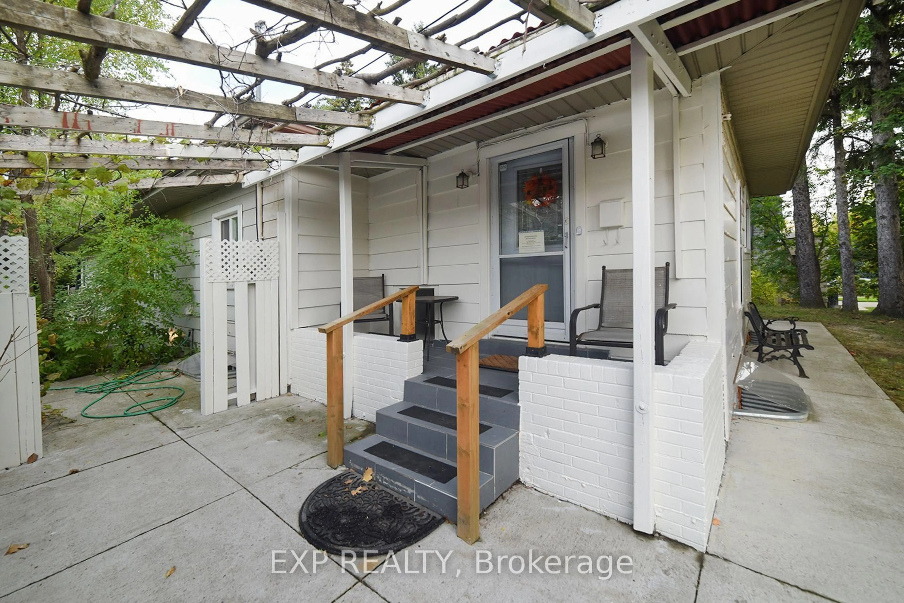 Patio, street for 445 Martin Grove Rd, Toronto Ontario M9B 4M3