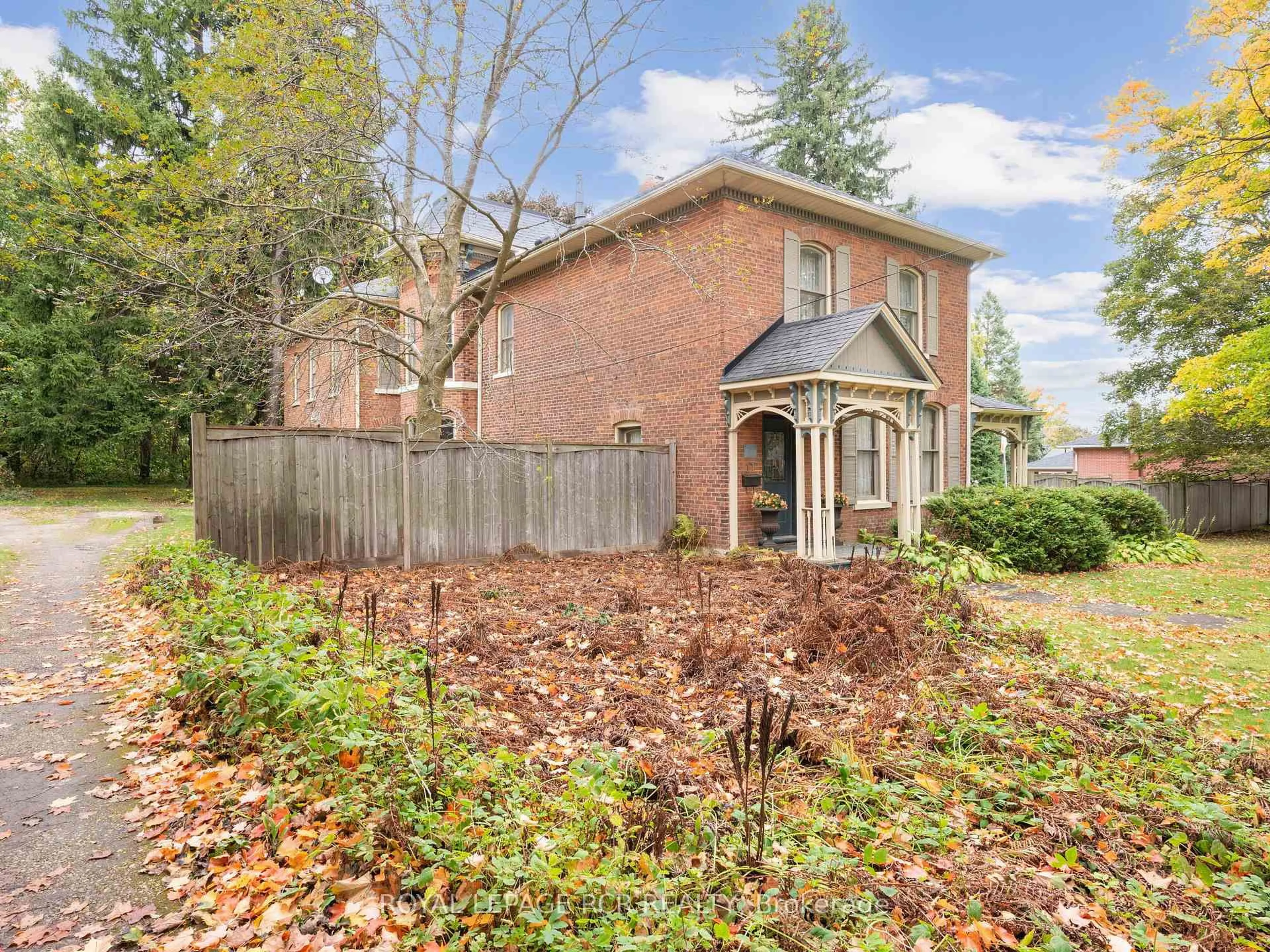 Home with brick exterior material, street for 11 Third Ave, Orangeville Ontario L9W 1G8