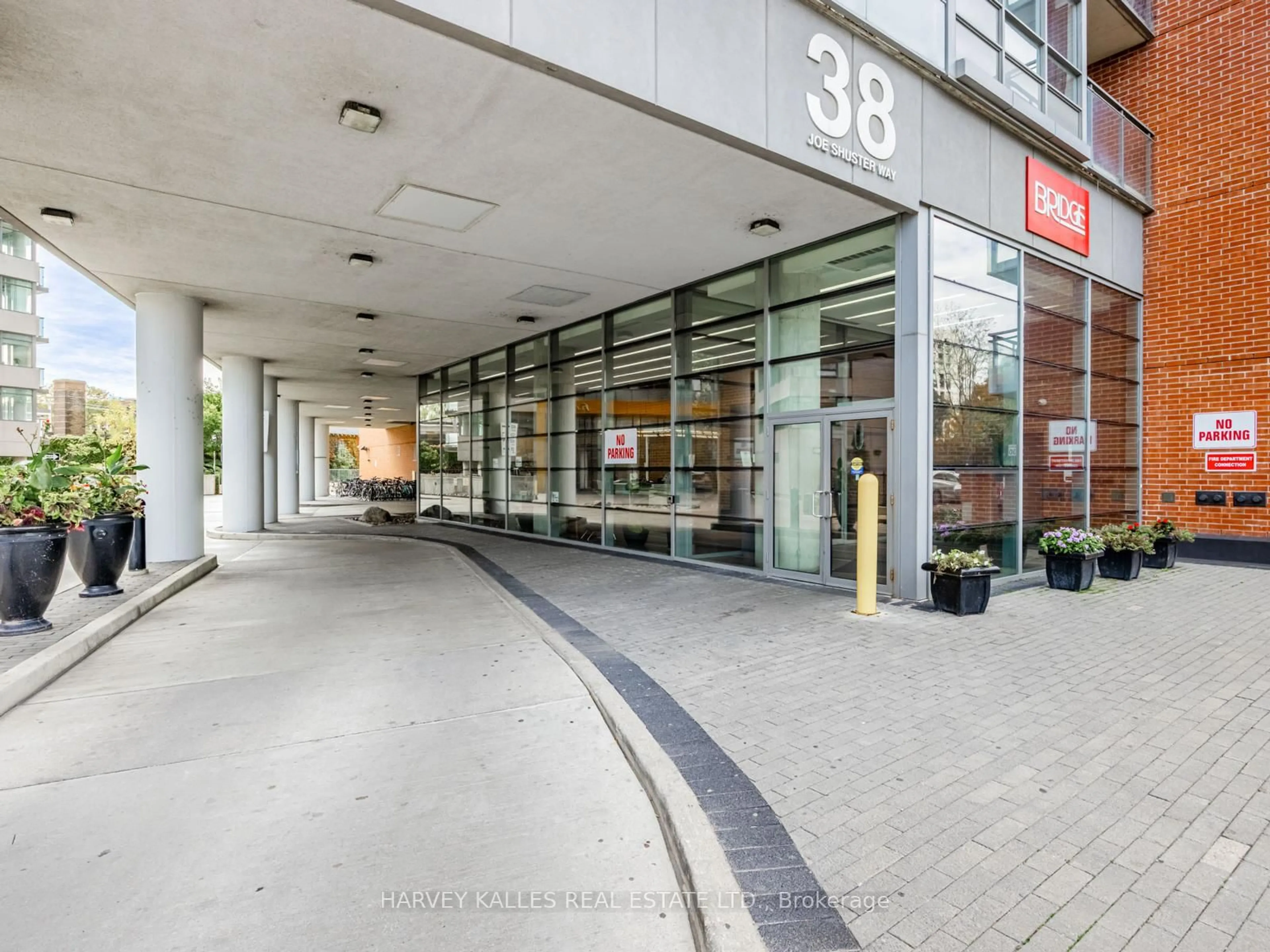Indoor foyer for 38 Joe Shuster Way #703, Toronto Ontario M6K 0A5