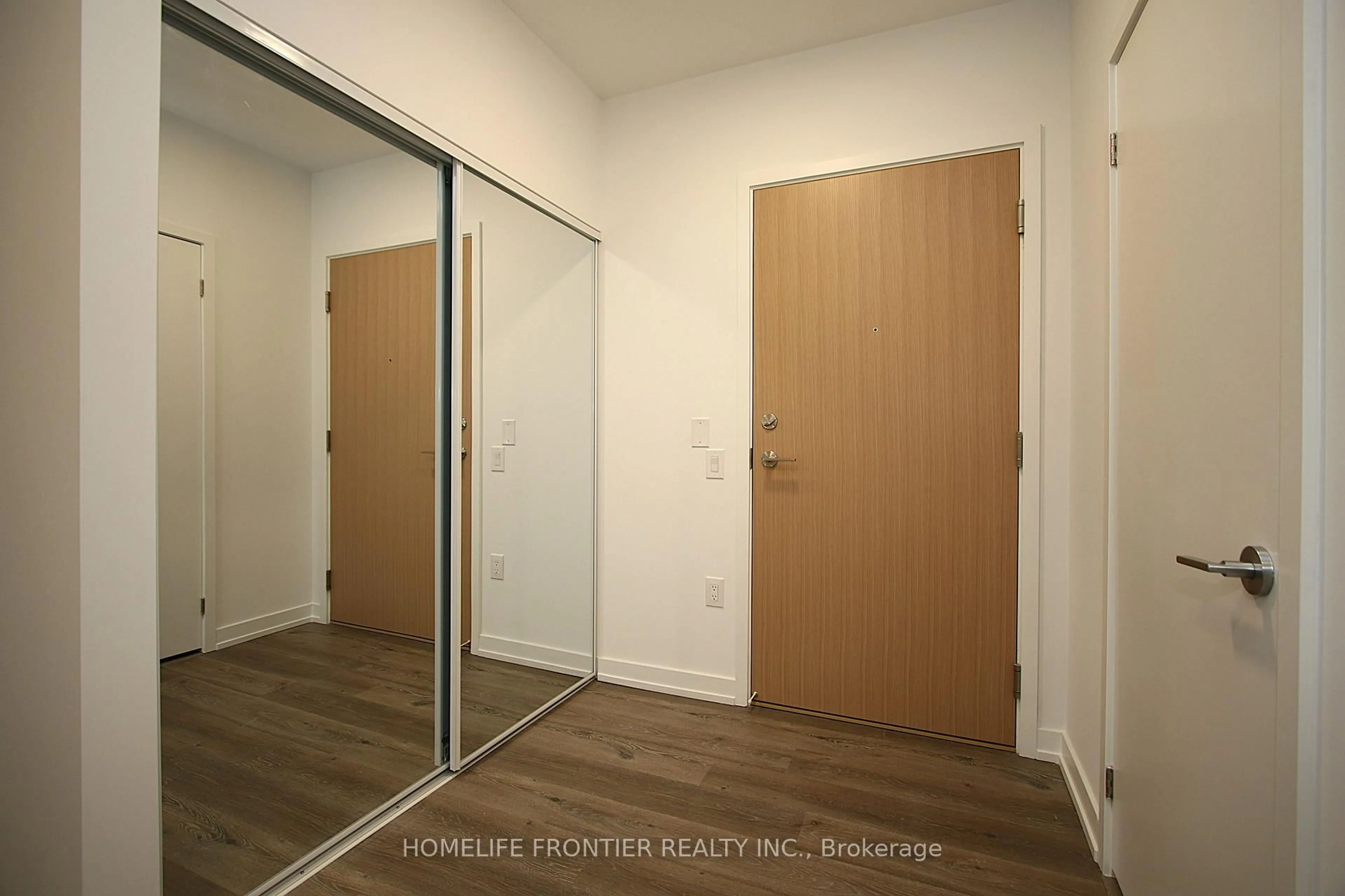 Unknown for 395 Square One Dr #405, Mississauga Ontario L5B 0P6