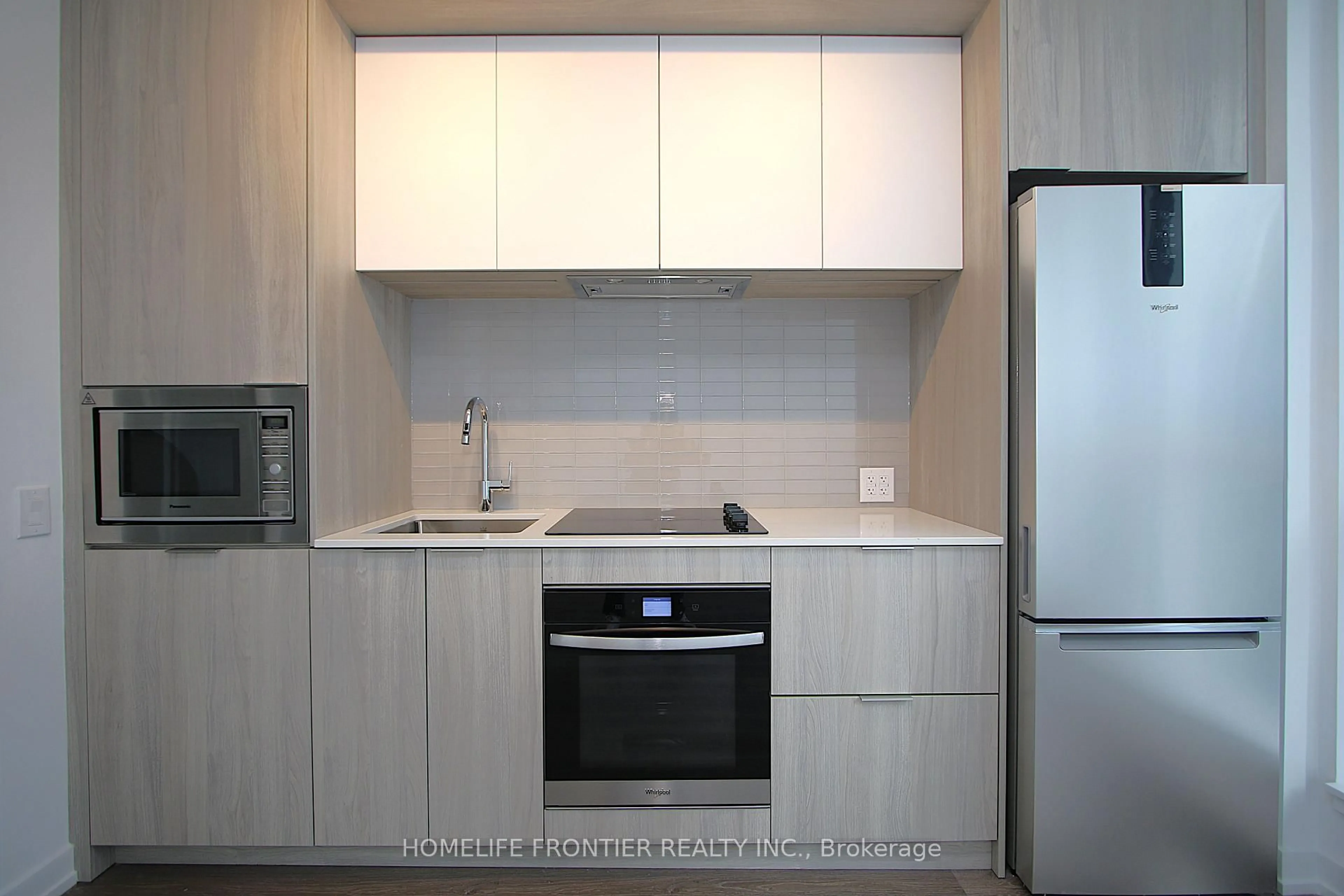 Standard kitchen, unknown for 395 Square One Dr #405, Mississauga Ontario L5B 0P6