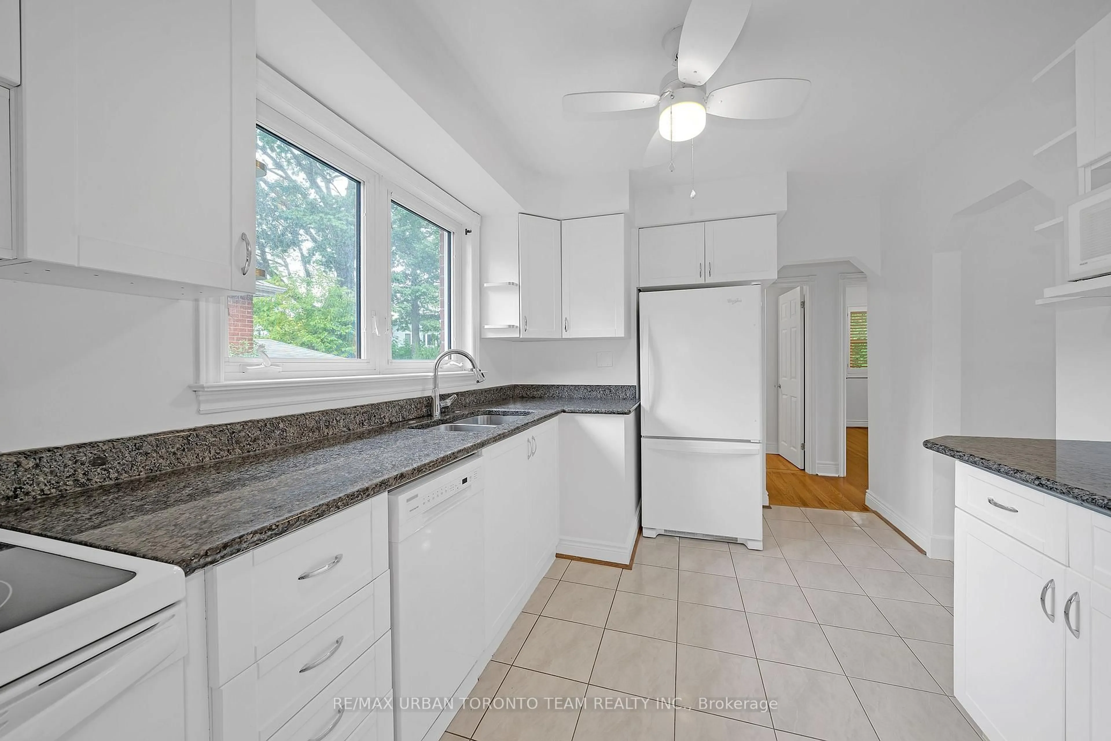 Standard kitchen, unknown for 25 Westhead Rd, Toronto Ontario M8W 4R7