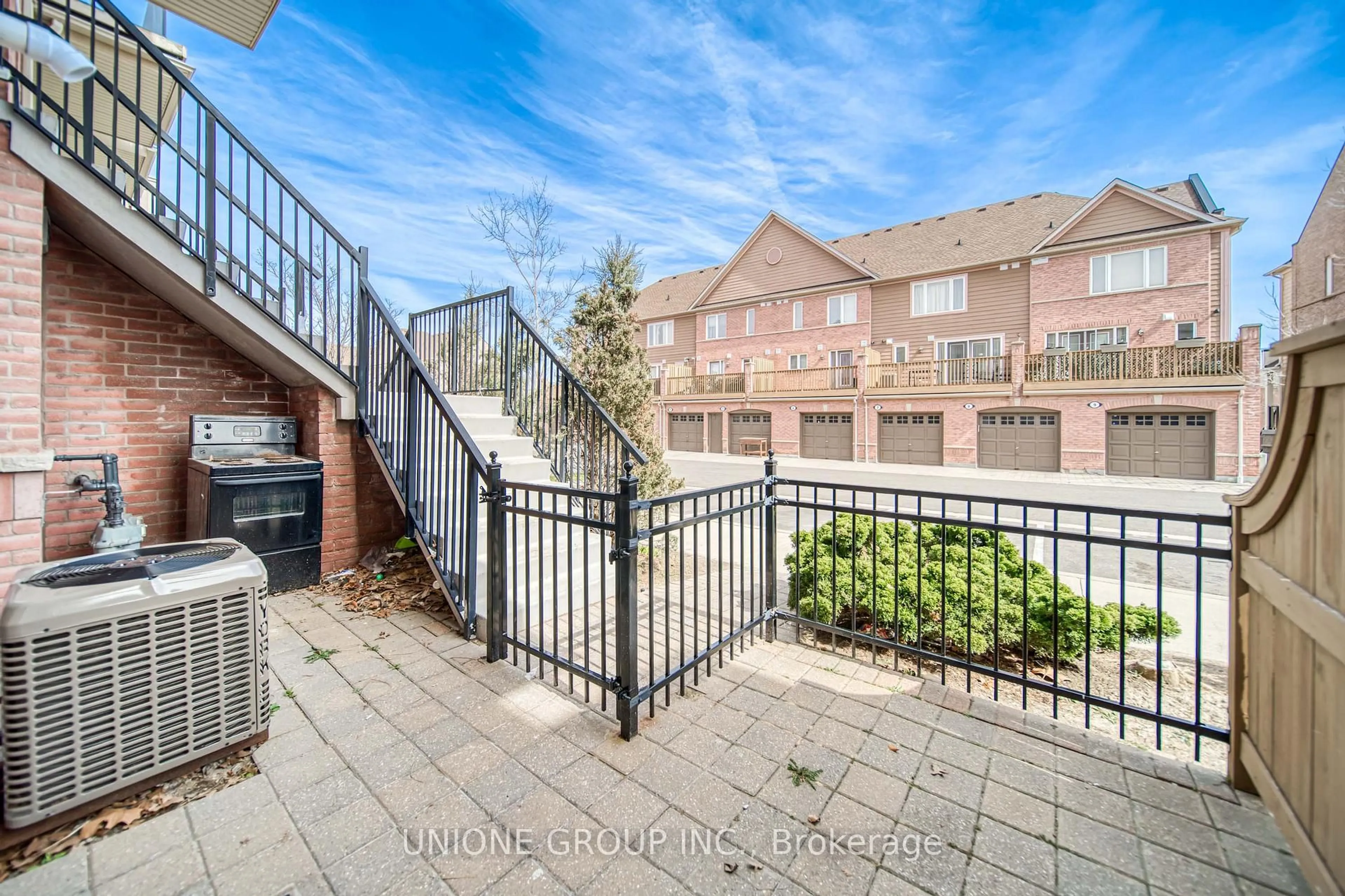 A pic from outside/outdoor area/front of a property/back of a property/a pic from drone, street for 4975 Southampton Dr #165, Mississauga Ontario L5M 8C9