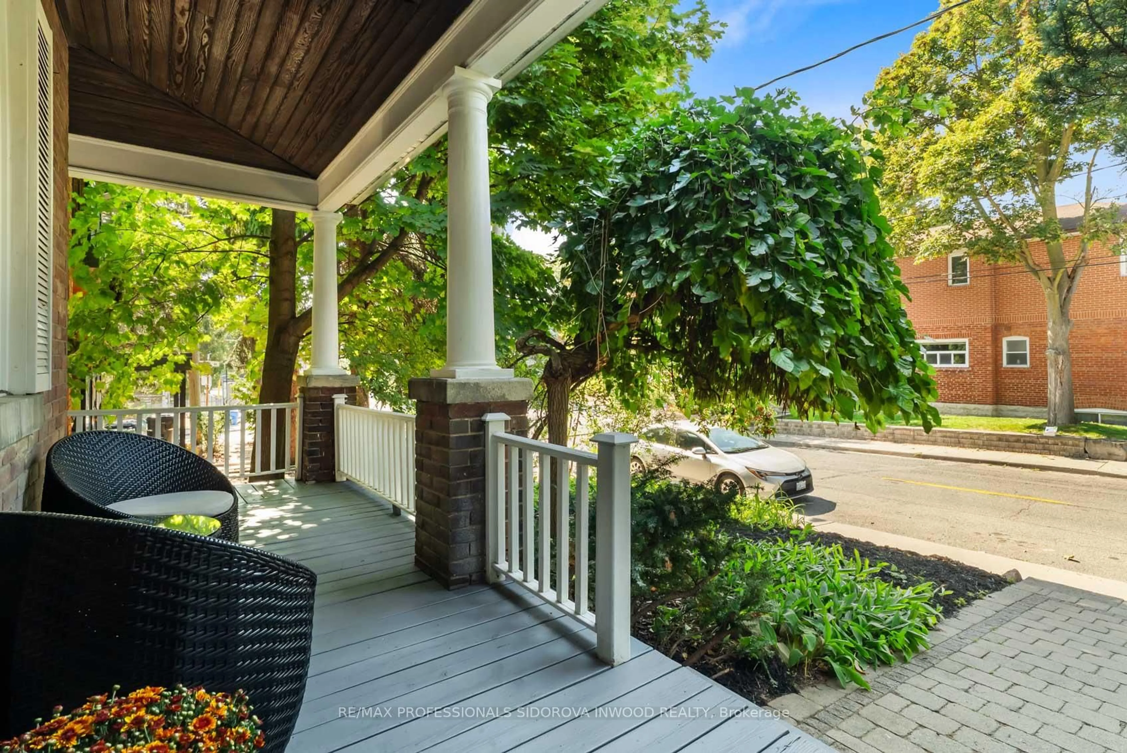 Patio, street for 221 Windermere Ave, Toronto Ontario M6S 3K2