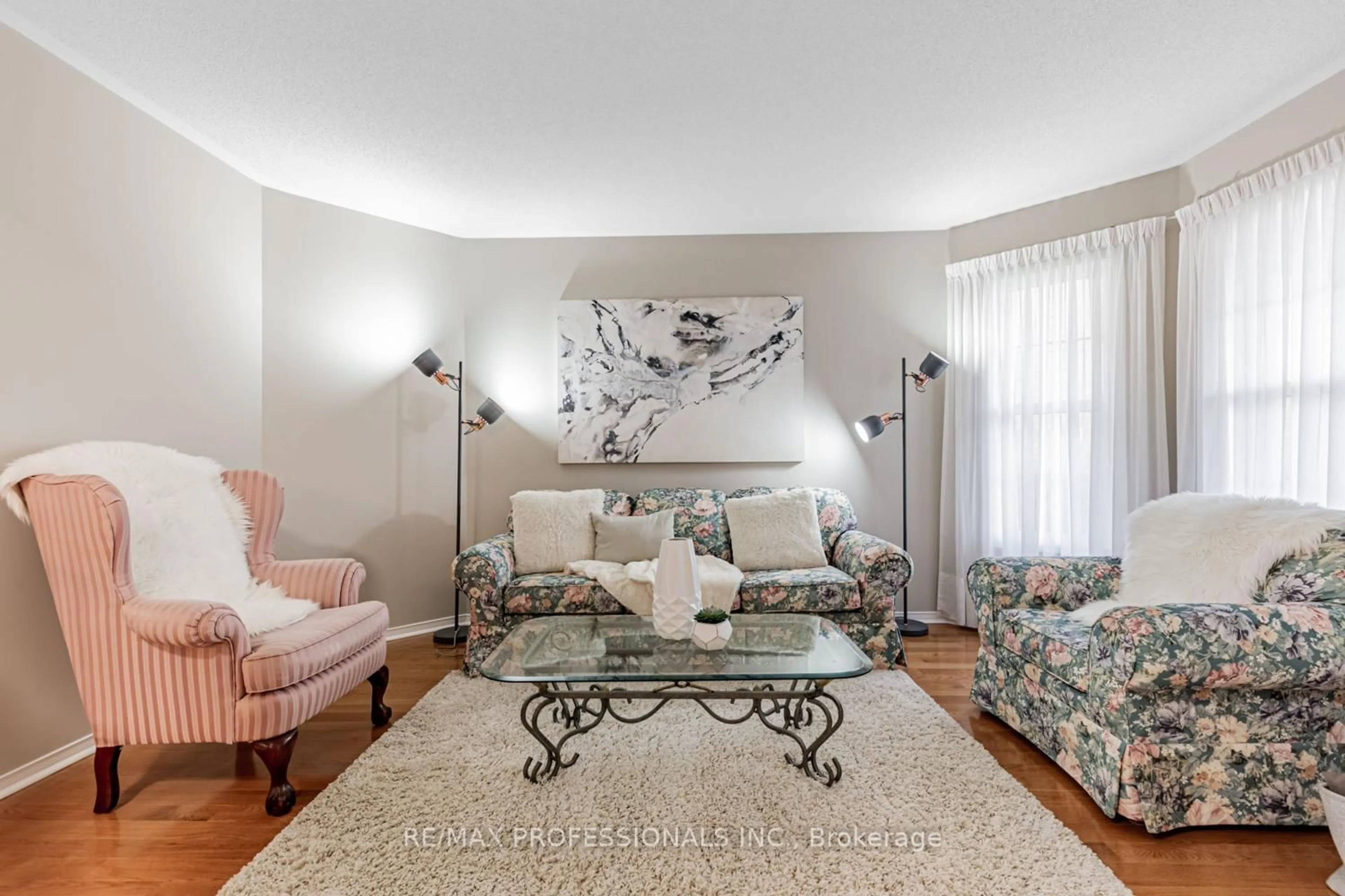 Living room with furniture, unknown for 62 Banington Cres, Brampton Ontario L7A 1G3